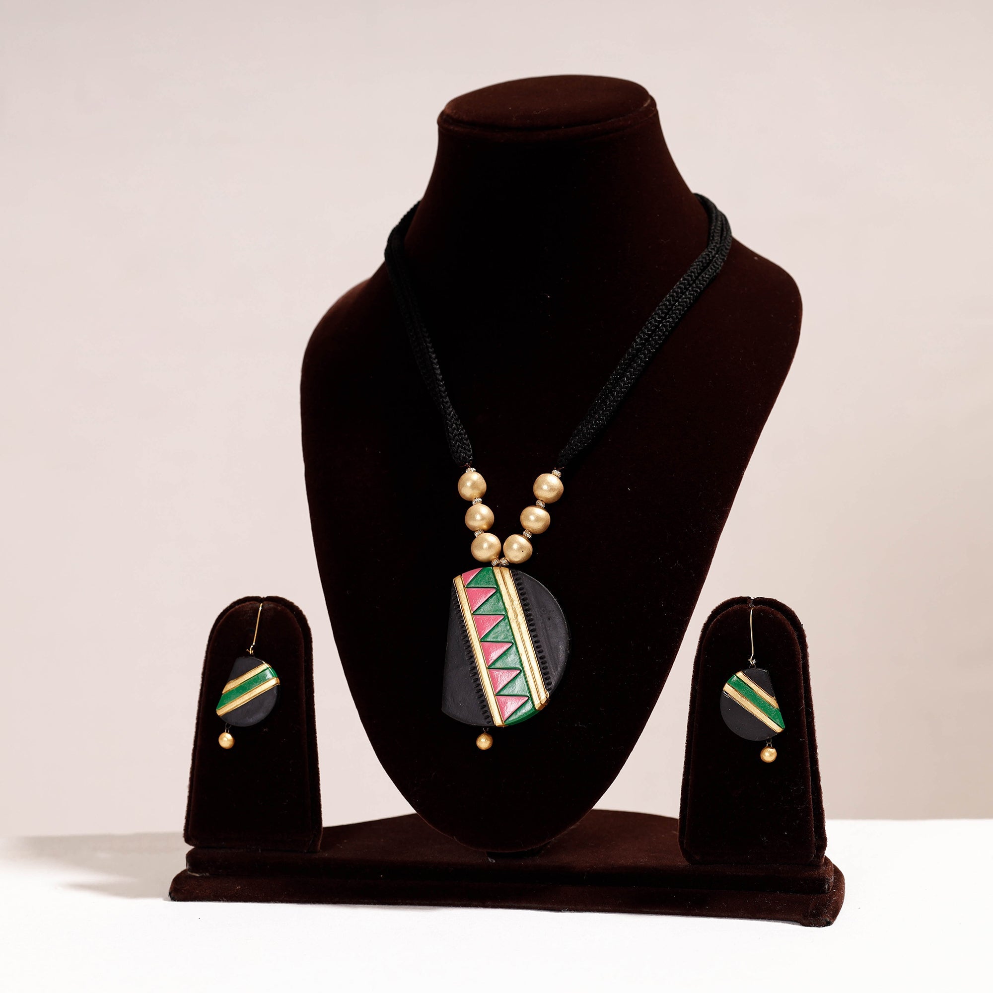 KHUSHBASH - HAPPY LOOM OF EAST Bishnupur Handpainted Terracotta Necklace Set
