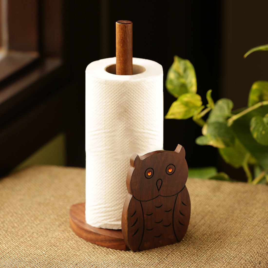 EXCLUSIVELANE 'Owl 'n' Roll' Hand Carved Kitchen Tissue Roll Holder In Sheesham Wood