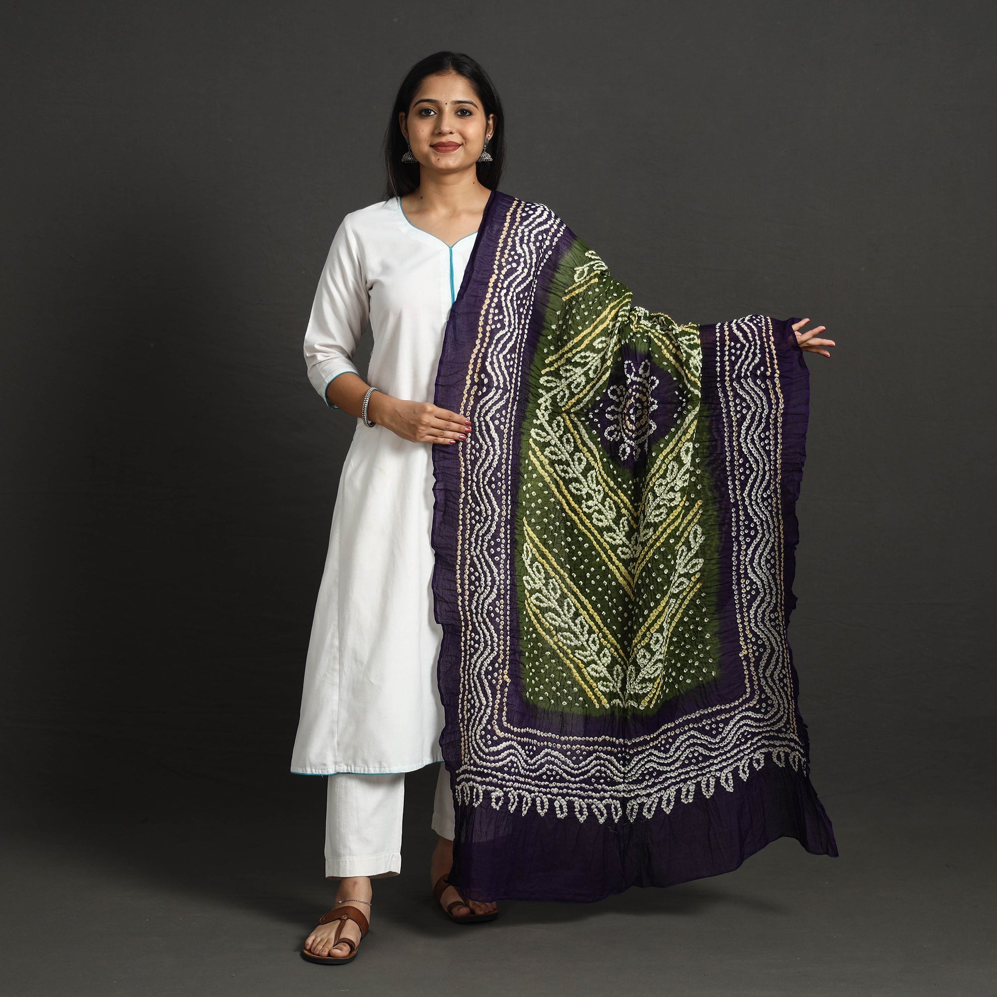 KACHCHH JI CHHAAP Kutch Tie-Dye Cotton Bandhani Dupatta 02