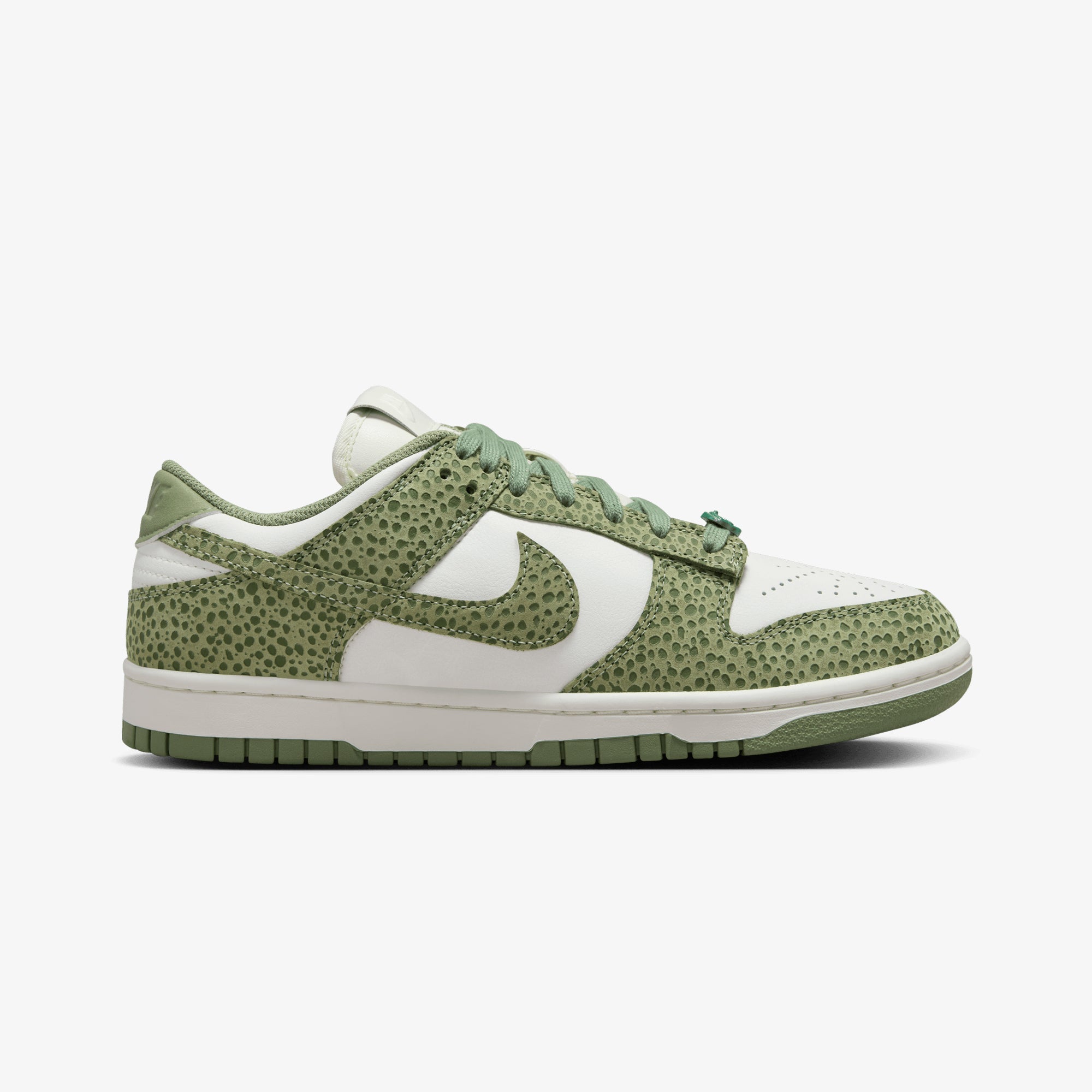 Nike | Dunk Low Premium { Oil Green/oil Green-treeline-sail