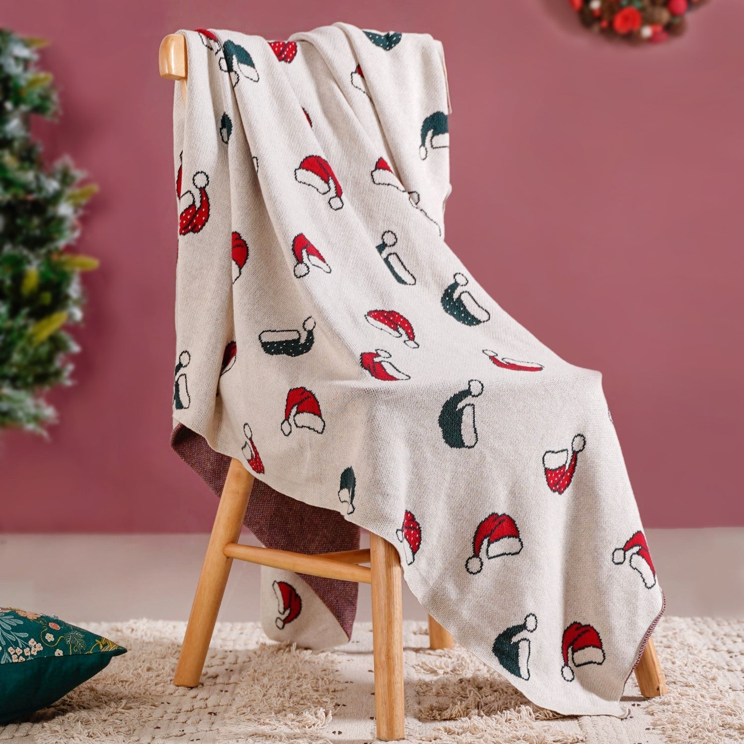 Nestasia Santa Hat Christmas Sofa Throw Blanket
