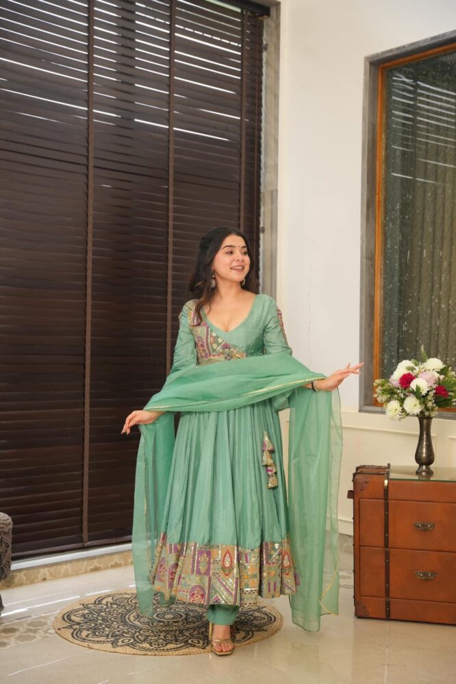 Idaho-o Janitha green suit set - view 4