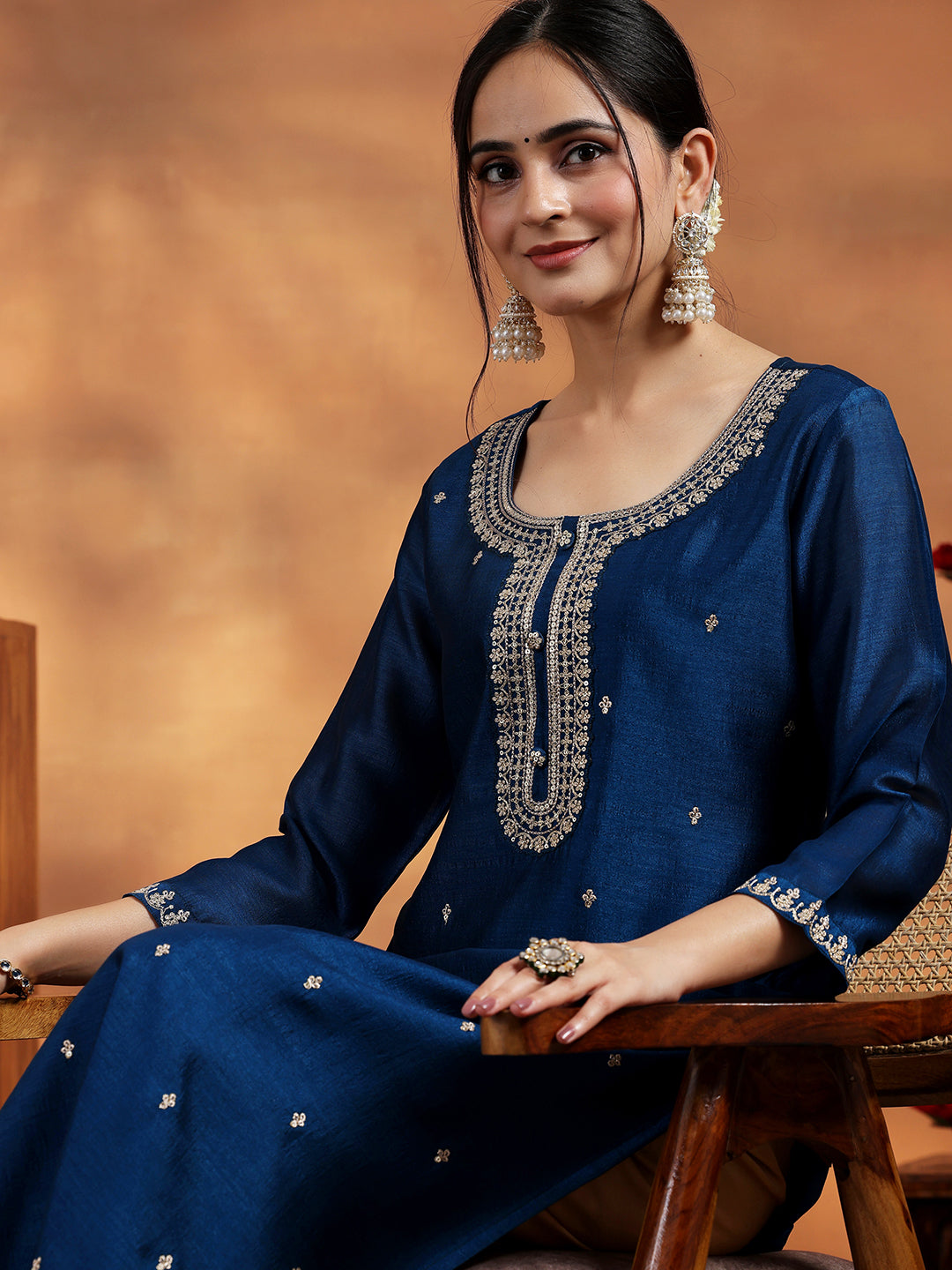 Libas Blue Embroidered Silk Straight Kurta - view 6