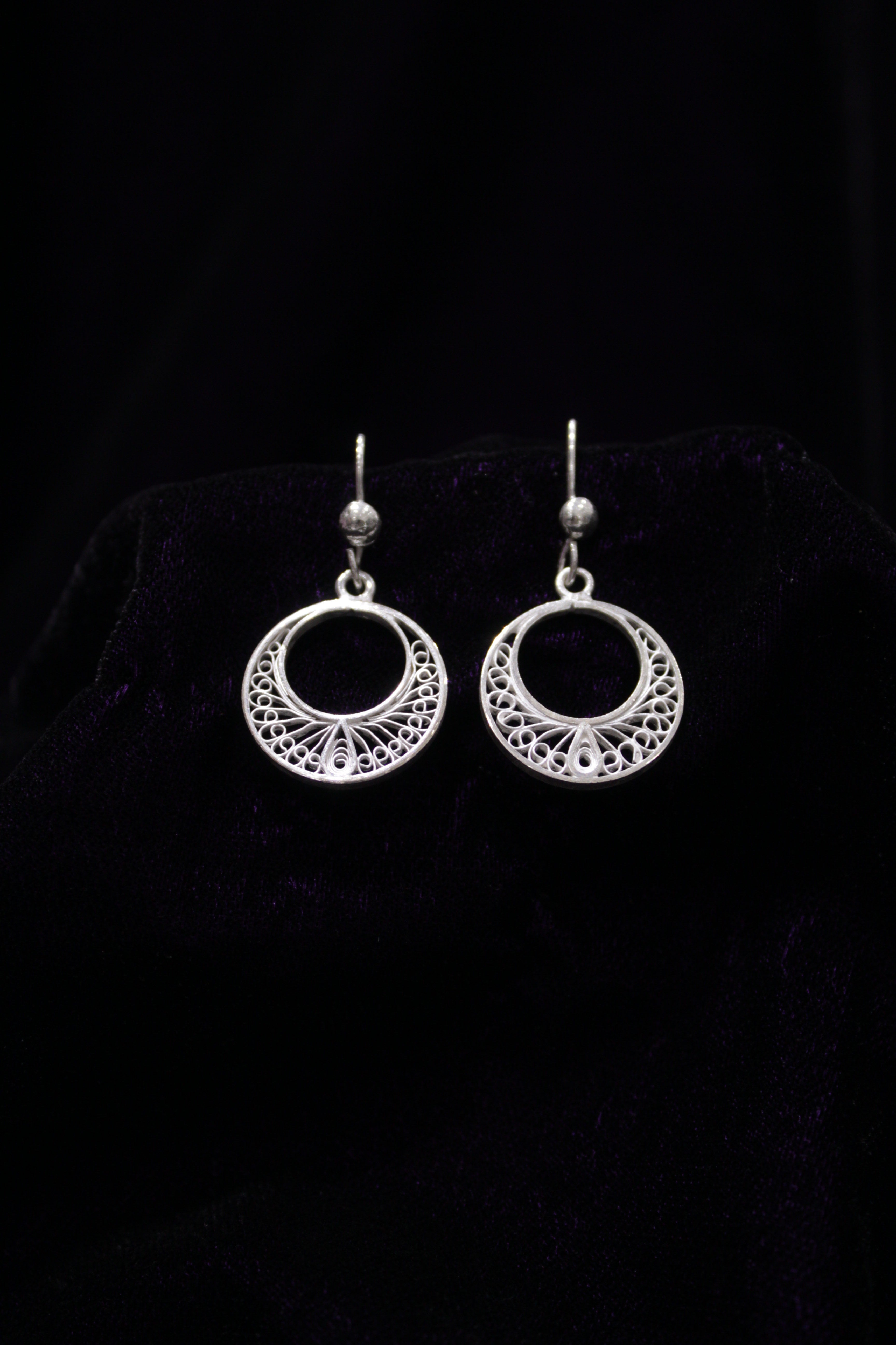 Indianvillez Classic Round Shape Silver Filigree Earring - view 2