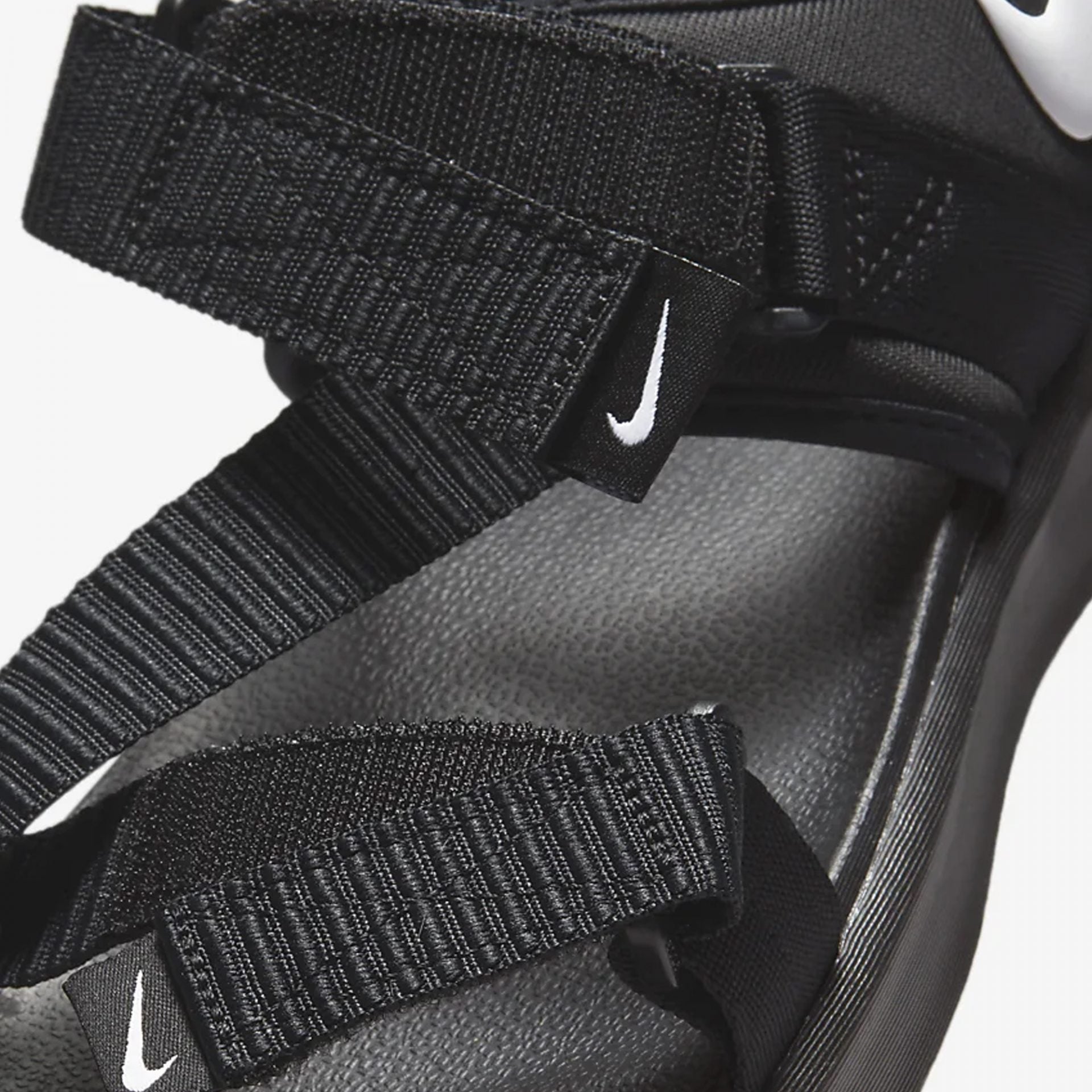 Nike | VISTA { BLACK/WHITE - view 3
