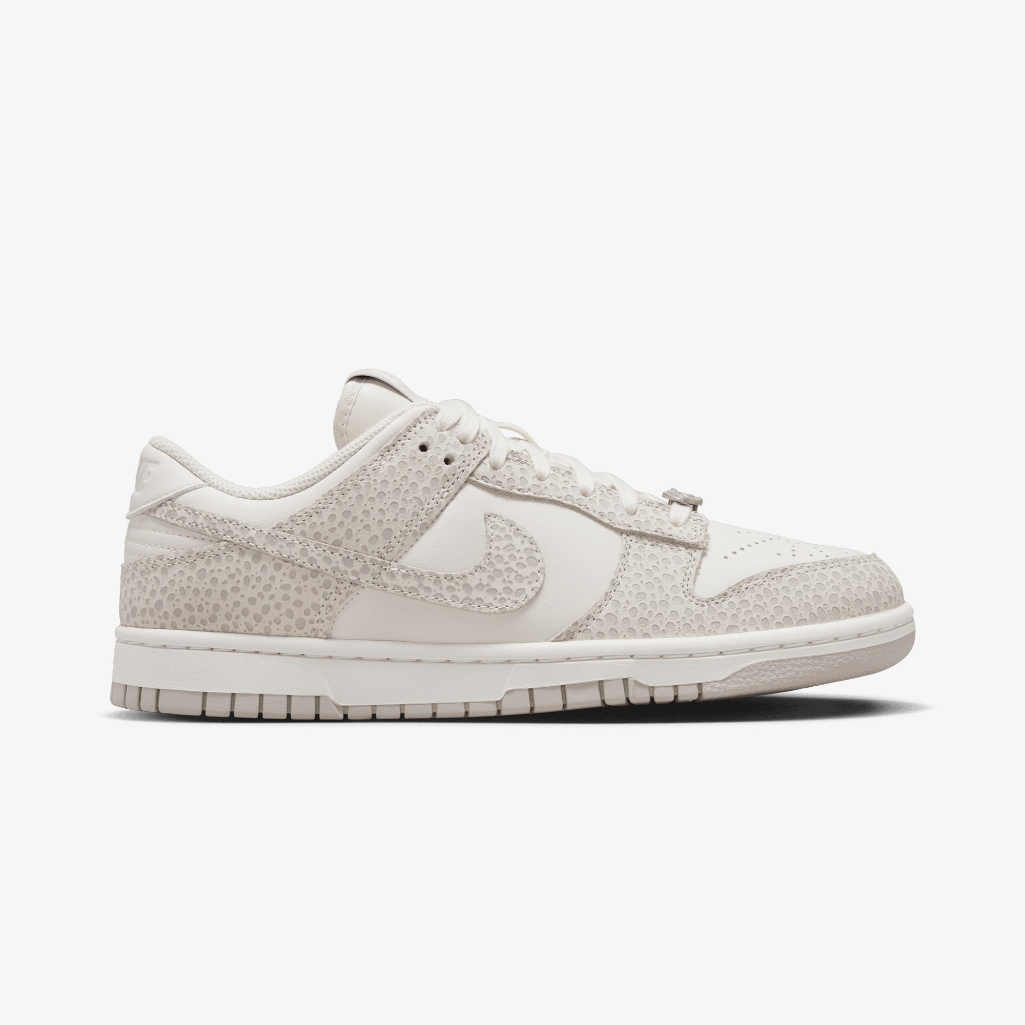 Nike | Dunk Low Premium { Phantom/photon Dust-lt Smoke Grey