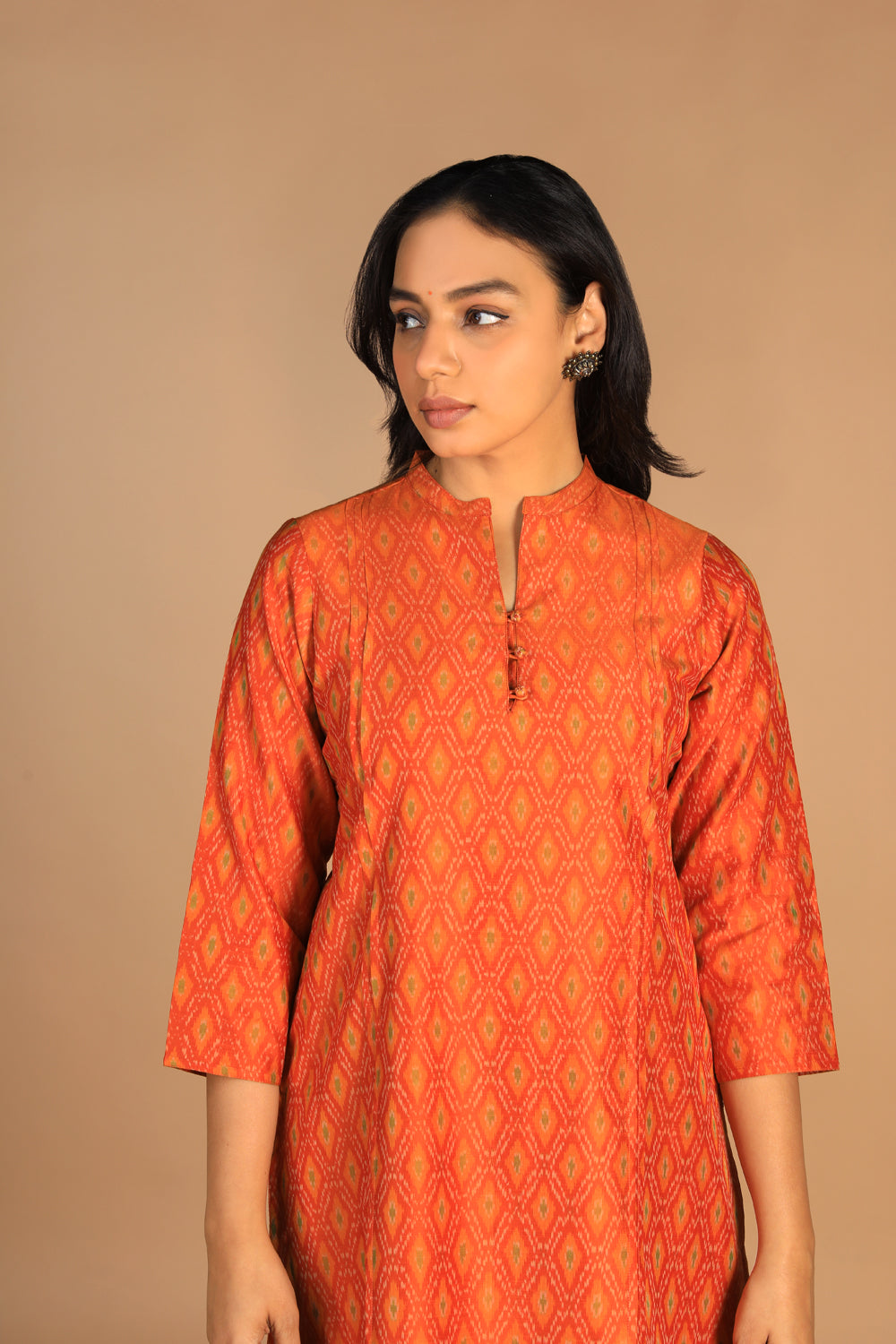Kalanjali Ethnics Handwoven Pochampally silk Ikat kurta - view 2