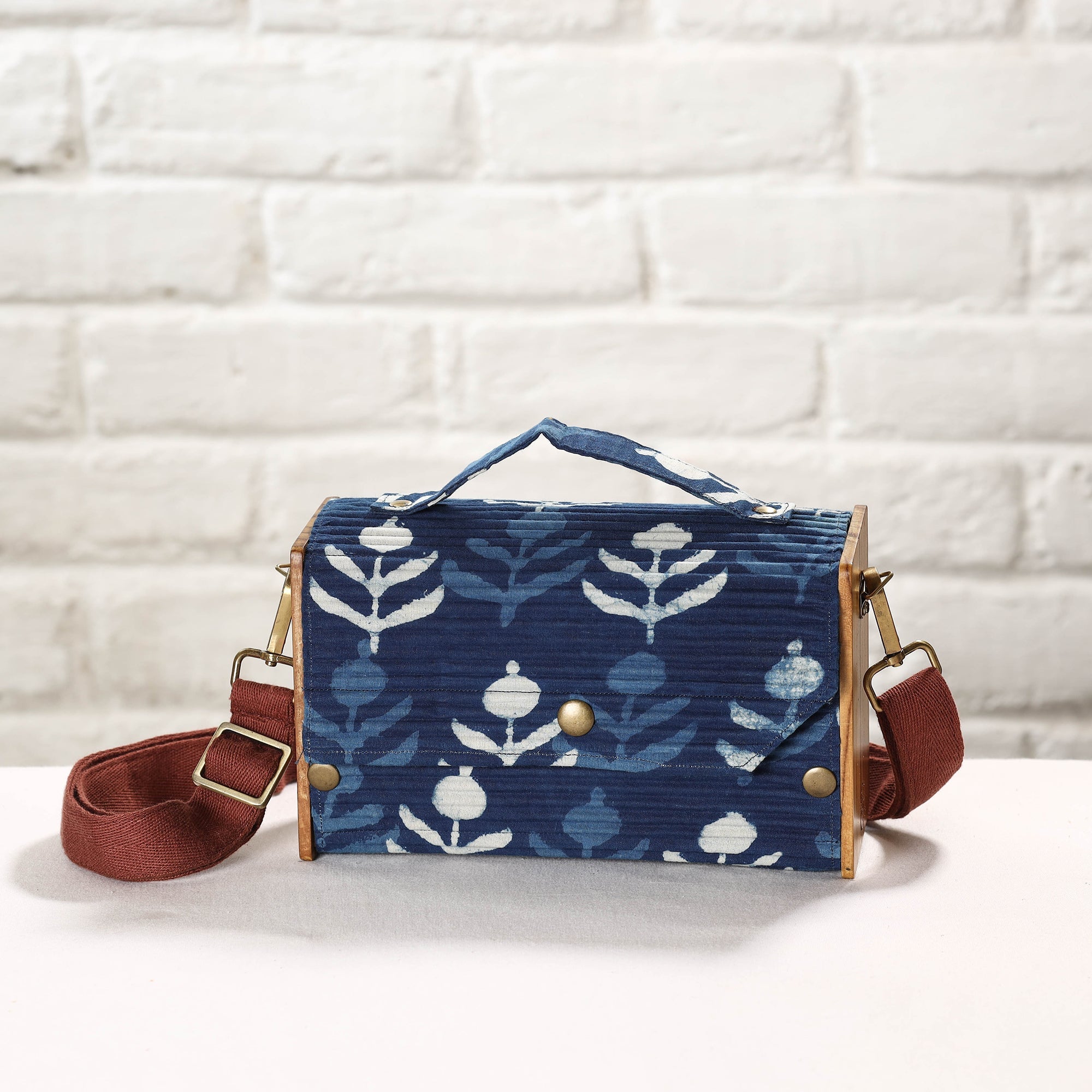 LUKKA CHUPPI Blue - DIY Box Sling Bag / Clutch with Changeable Sleeve - view 3