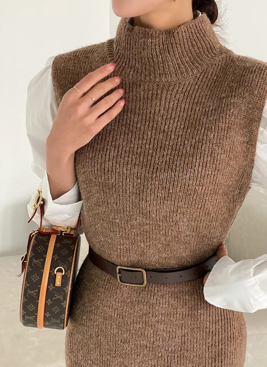 Alamode By Akanksha Rida Premium Winter Coord Set- Top with Dress and Belt - view 3