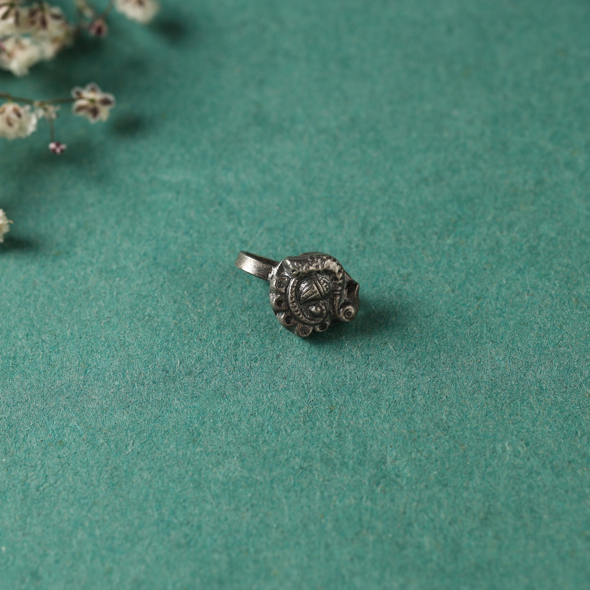 HAVELI CHRONICLES Antique Padma Sterling Silver Nosepin