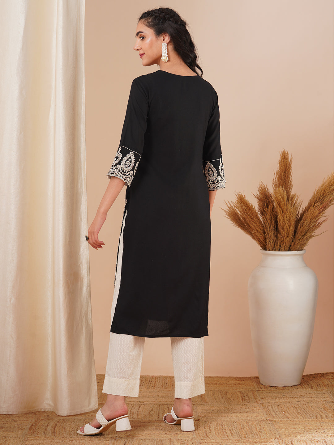 FASHOR Solid Ethnic Embroidered Straight Fit Kurta - Black - view 6