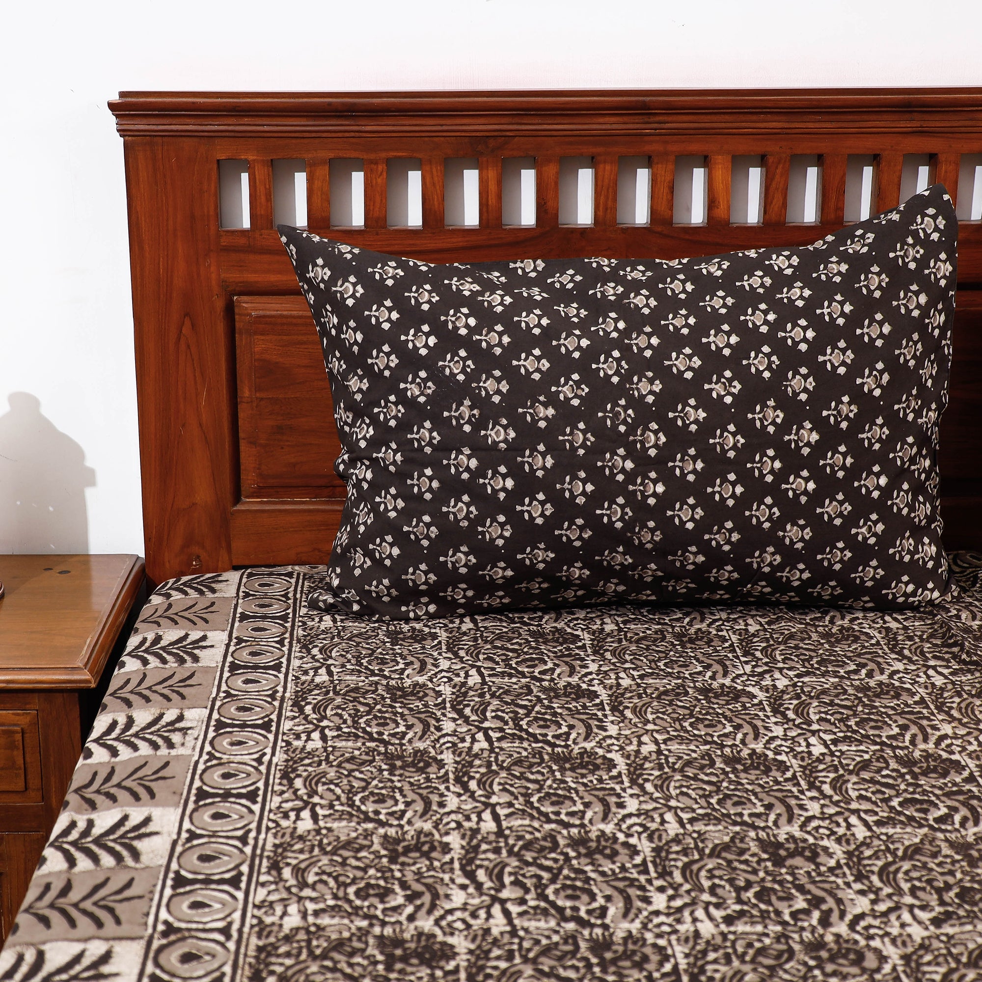 HAVELI CHRONICLES Brown - Pipad Block Printed Cotton Double Bed Cover with Pillow Covers (108 x 90 in) - view 2