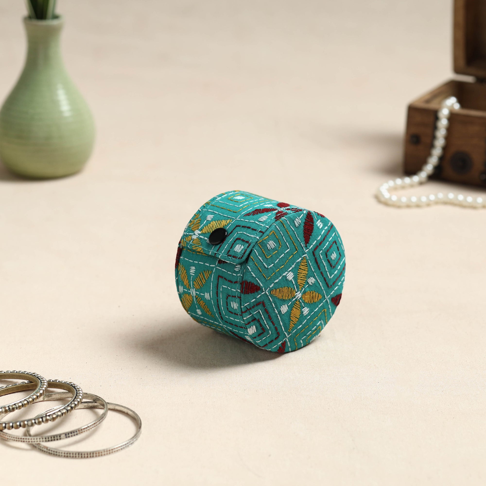 ASALKAAR Bengal Kantha Work Handcrafted Bangle Box (Small) - view 2