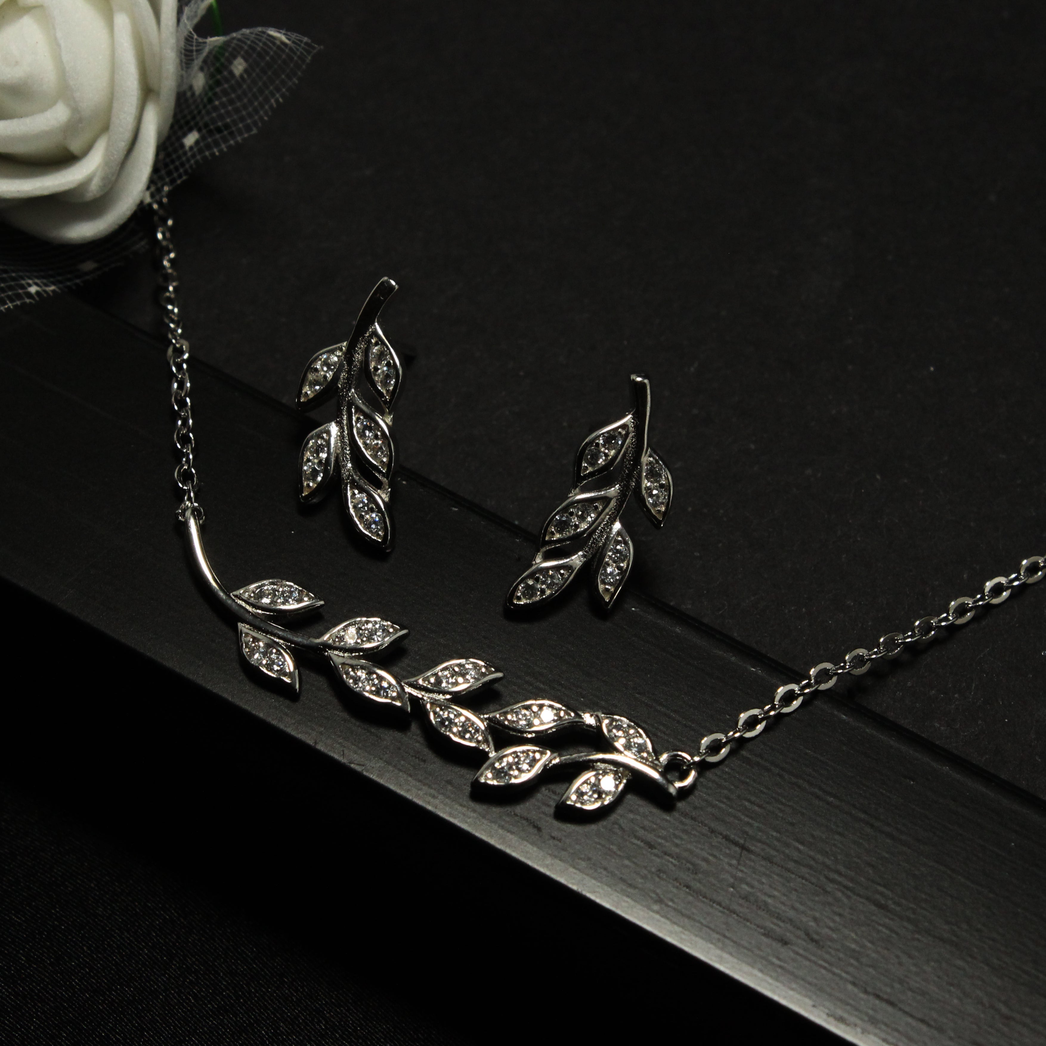 GIVA Jewellery Silver Leaf Set - view 4