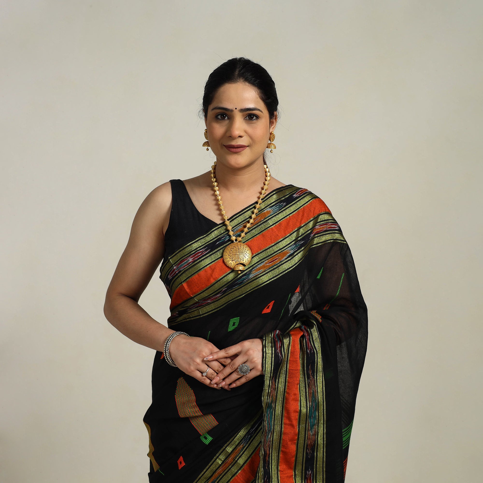 SASHA Black - Phulia Handloom Cotton Saree with Thread Buti 16 - view 2