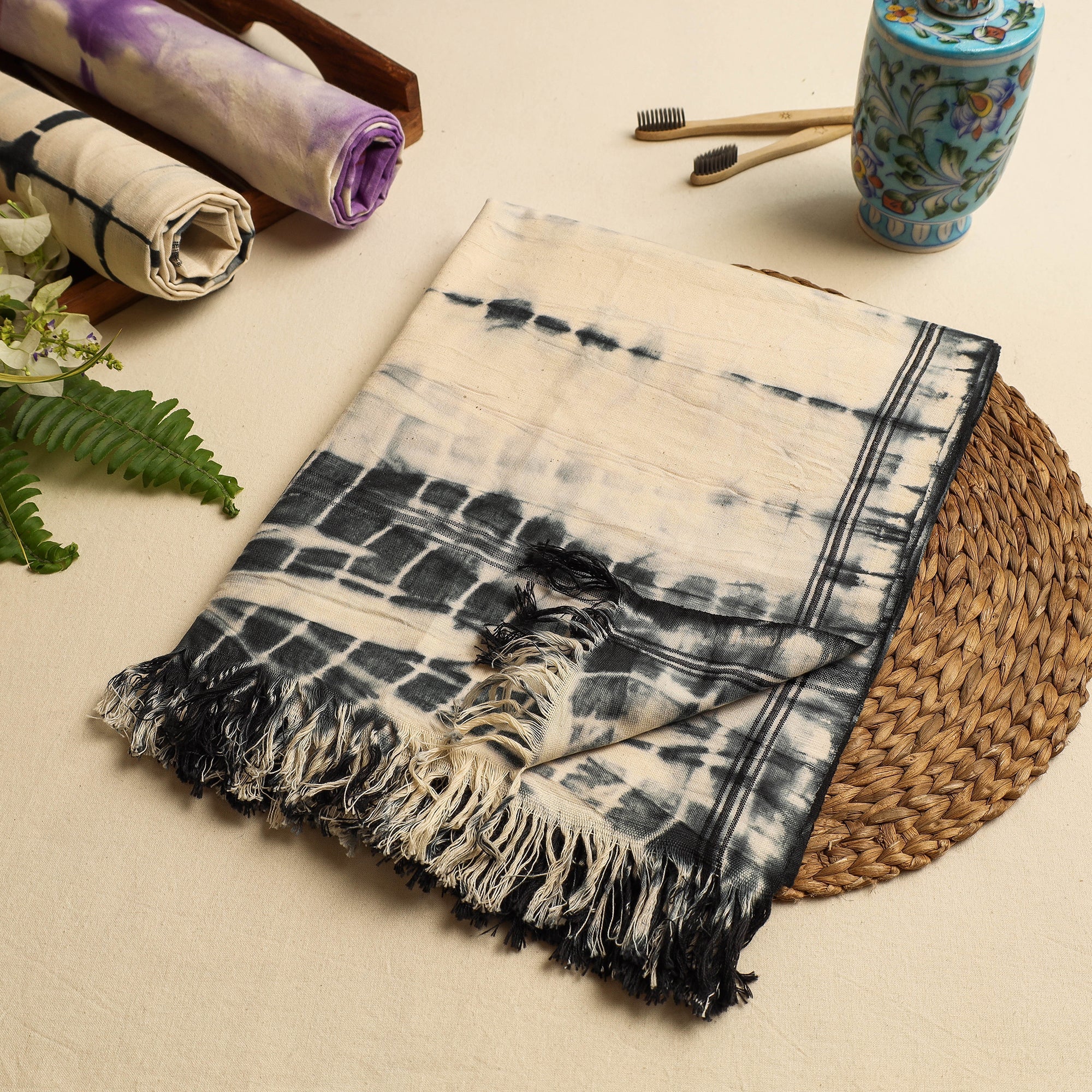 HAVELI CHRONICLES Black - Shibori Tie-dye Cotton Bath Towel