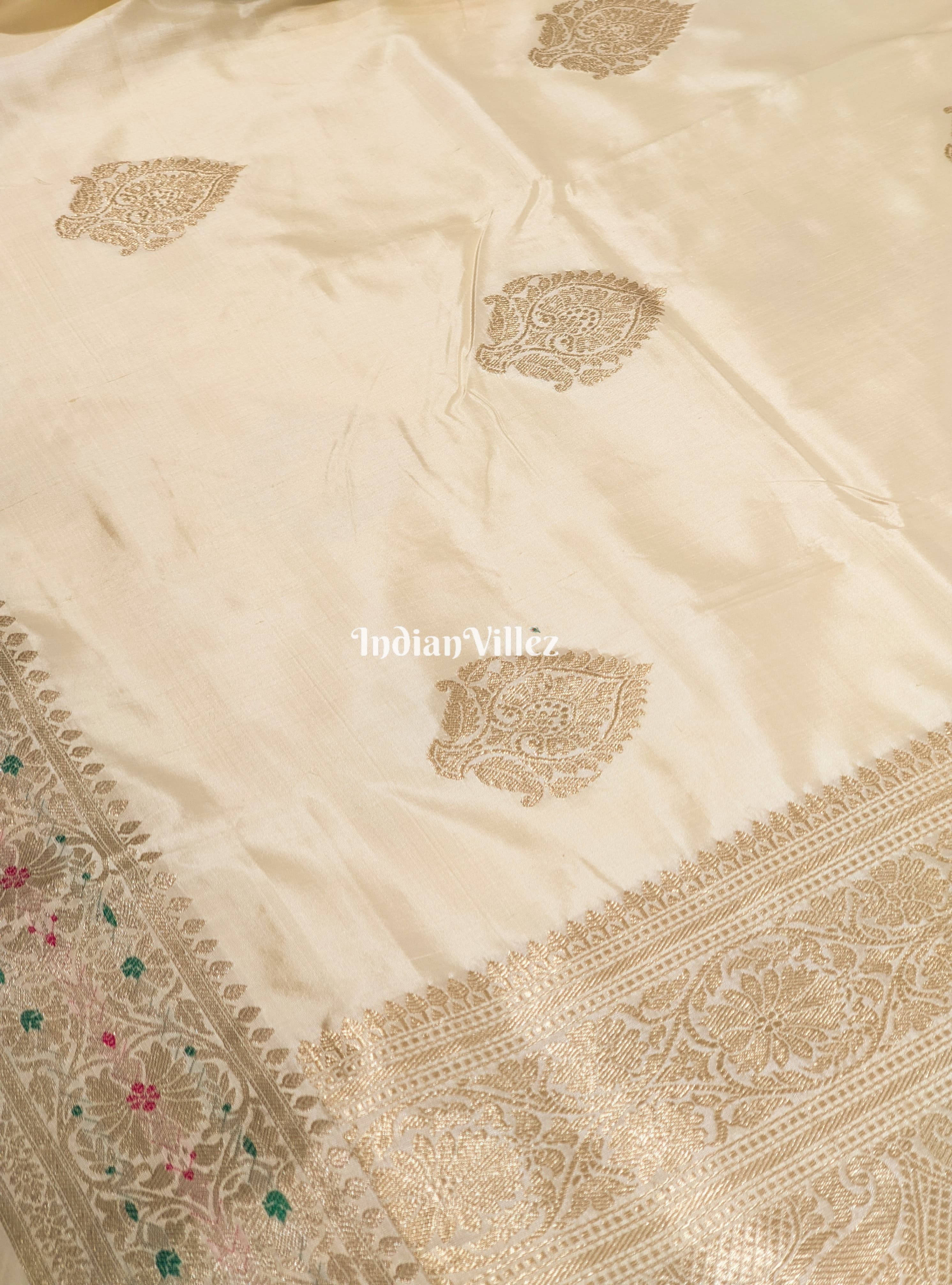 IndianVillèz Off-White Handwoven Banarasi Katan Silk Saree - view 2