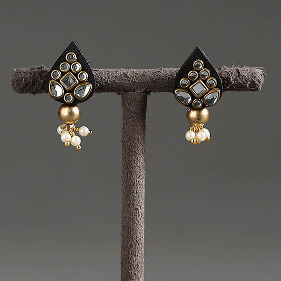 DIVINE GUIDANCE CREATIONS Handmade Kundan & Beadwork Earrings 2024/1050-1 25 - view 2