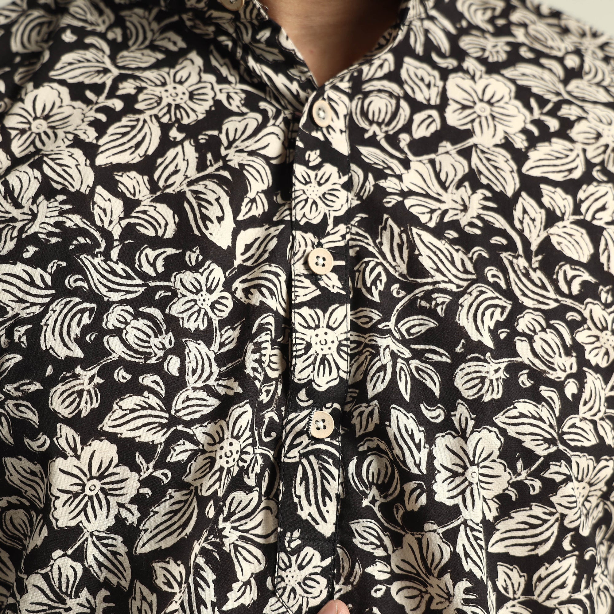 ITOKRI CASUALS Black & White Tropical Flowers Bagru Block Printed Cotton Men Short Kurta - view 5