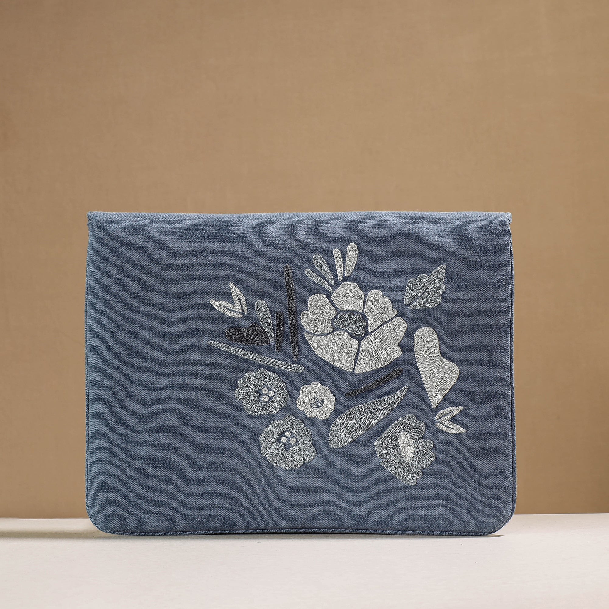 ITOKRI CRAFTS INITIATIVE Aari Hand Embroidery Cotton Duck IPad Sleeve (10 x 13 in)