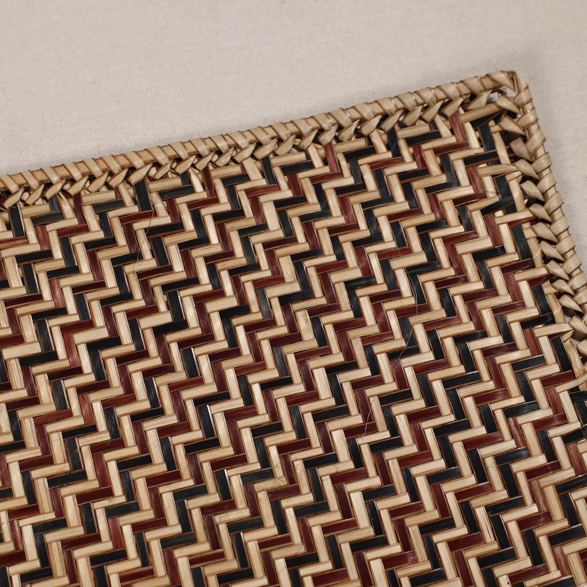 WEAVE INDIA BY SHEIKH MOIDUN NILUFAR Brown - Handmade Water Hyacinth Placemat with Border from Assam (18 x 13 in) - view 3