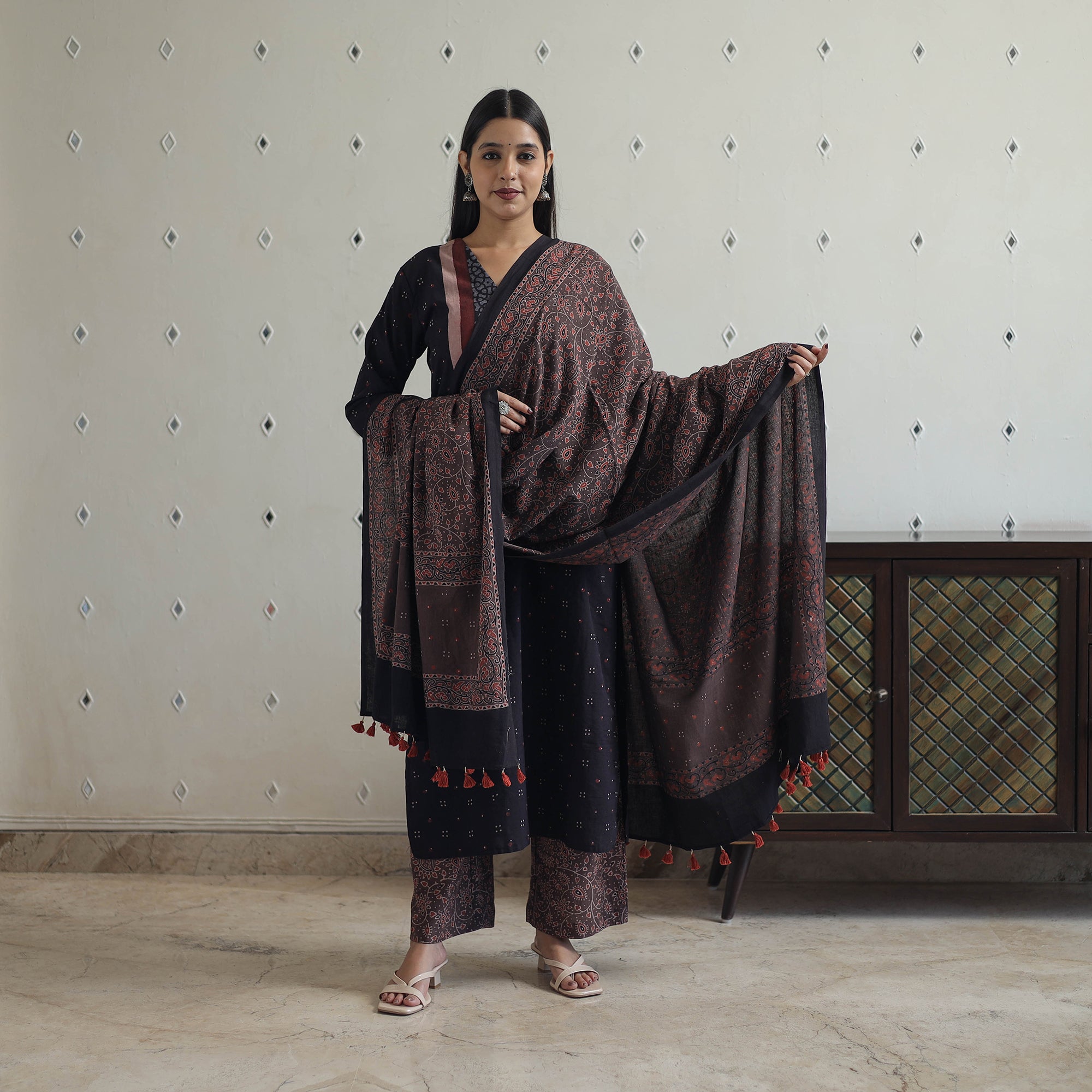 ITOKRI CASUALS Black - Block Printed Cotton Ajrakh Kurta Set 01 - view 2