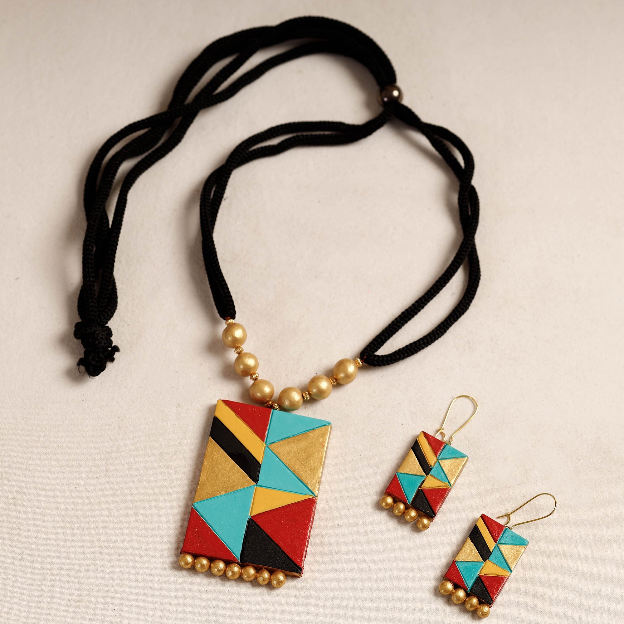 KHUSHBASH - HAPPY LOOM OF EAST Bishnupur Handpainted Terracotta Necklace Set - view 2