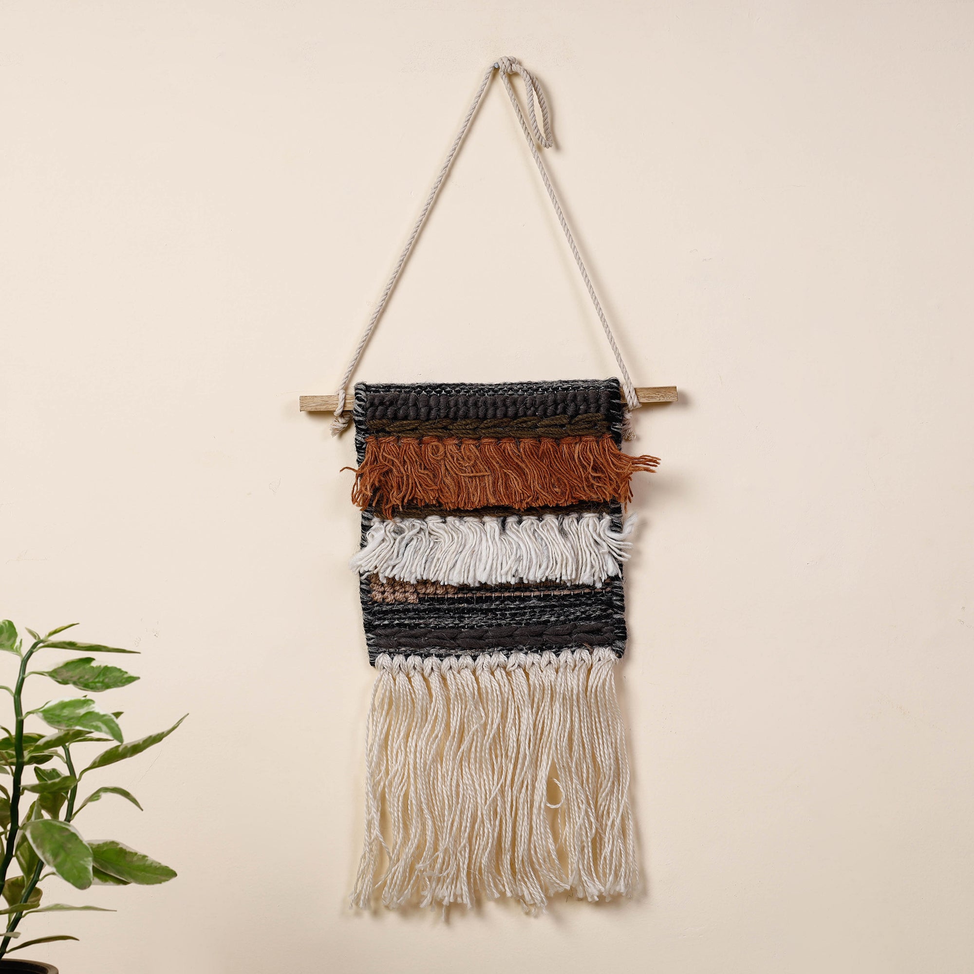 ITOKRI CRAFTS INITIATIVE Bhadohi Handwoven Wool Geometric Fringed Wall Hanging