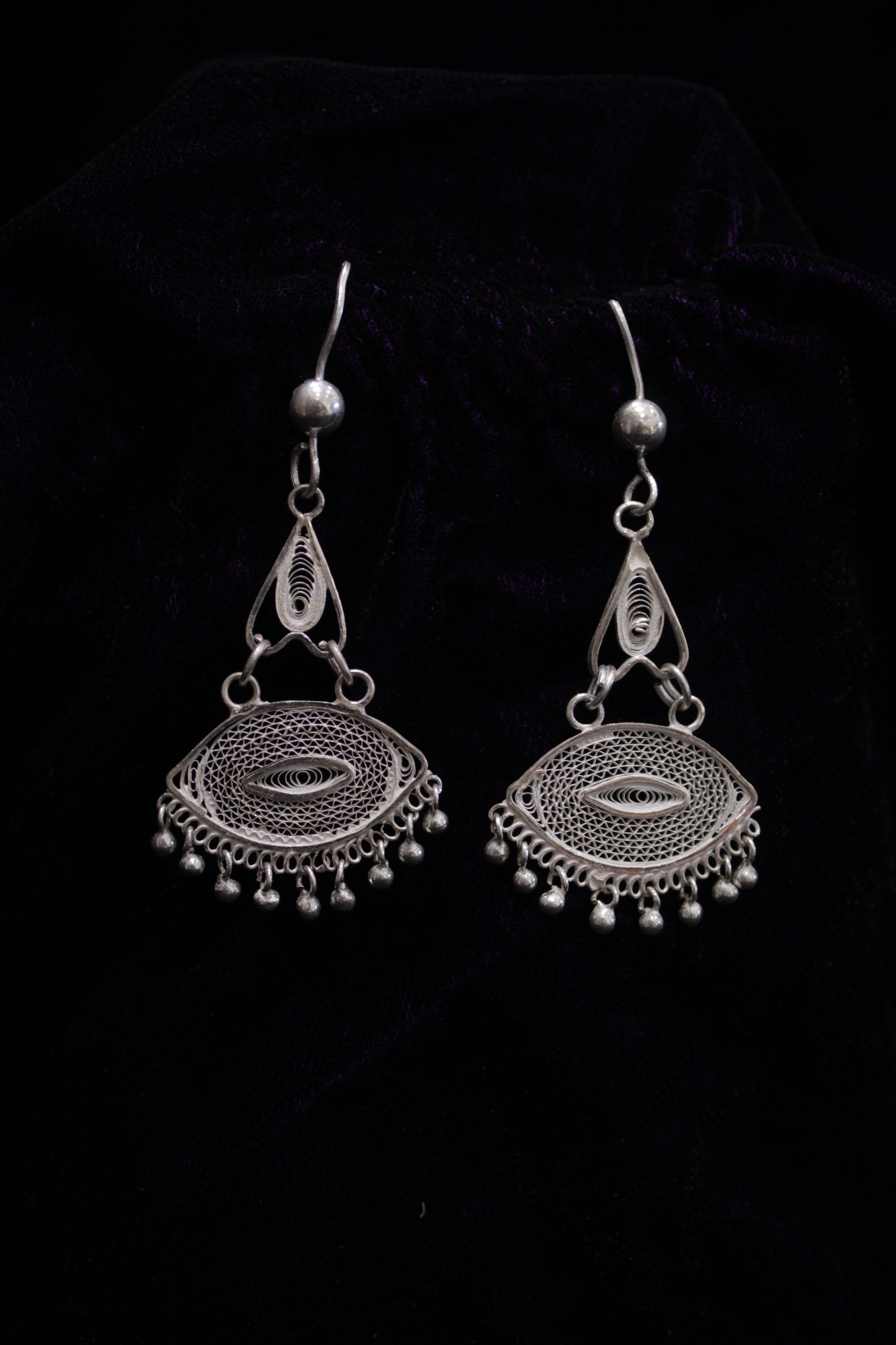 Indianvillez Eye Bead Silver Filigree Earring - view 2