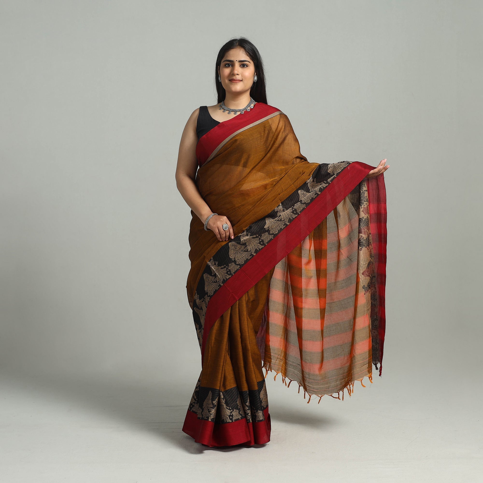 SOUTH KARGHA Brown - Dharwad Cotton Saree with Thread Border - view 2
