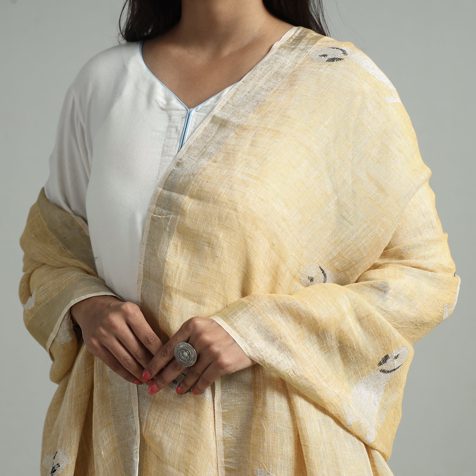 KHUSHBASH - HAPPY LOOM OF EAST Beige - Bengal Jamdani Handloom Linen Dupatta with Tassels 20 - view 3