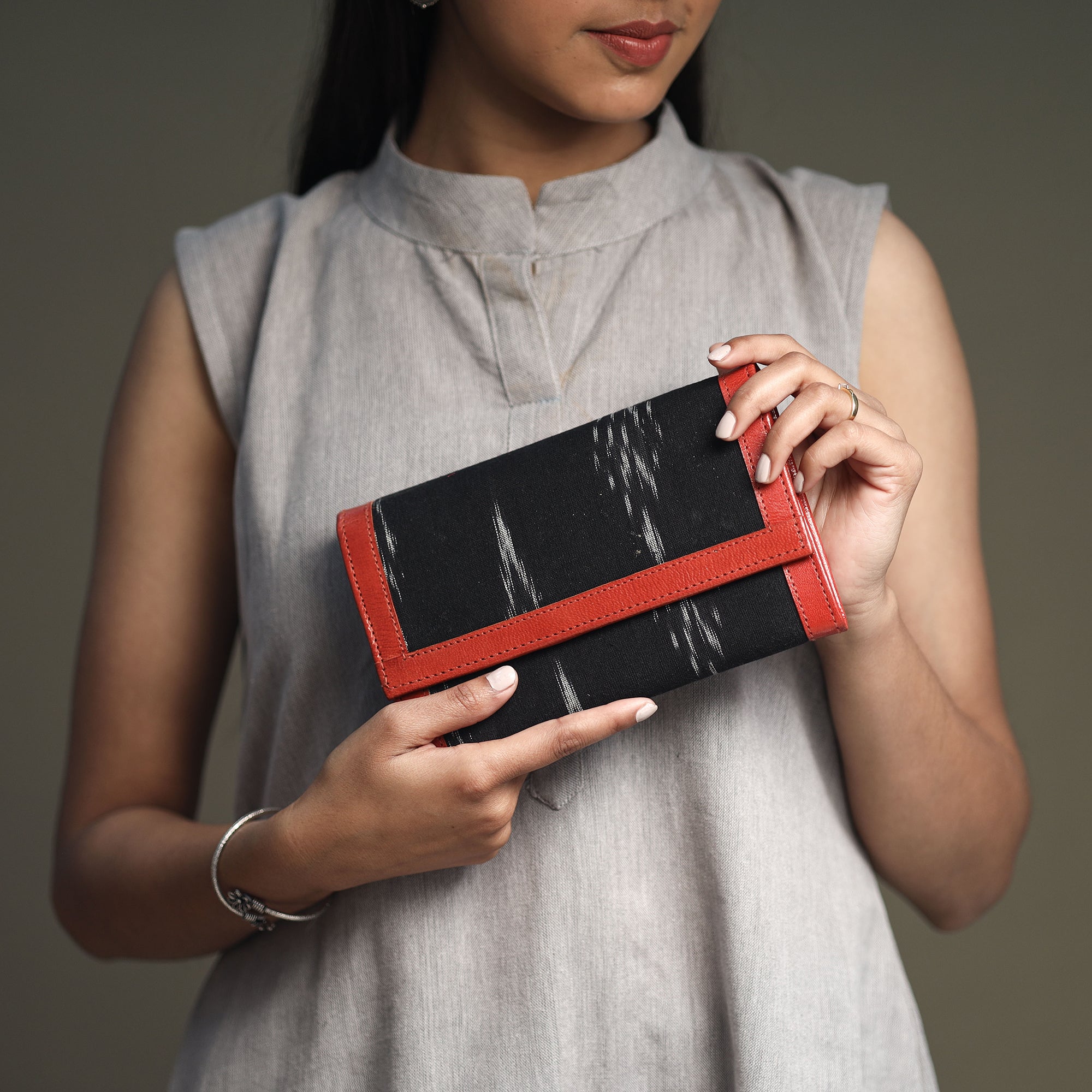 ASALKAAR Black - Handcrafted Ikat Weave Leather Wallet