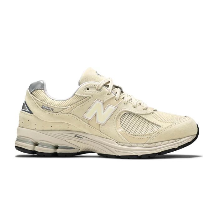 HYPE ELIXIR New Balance 2002r Bone