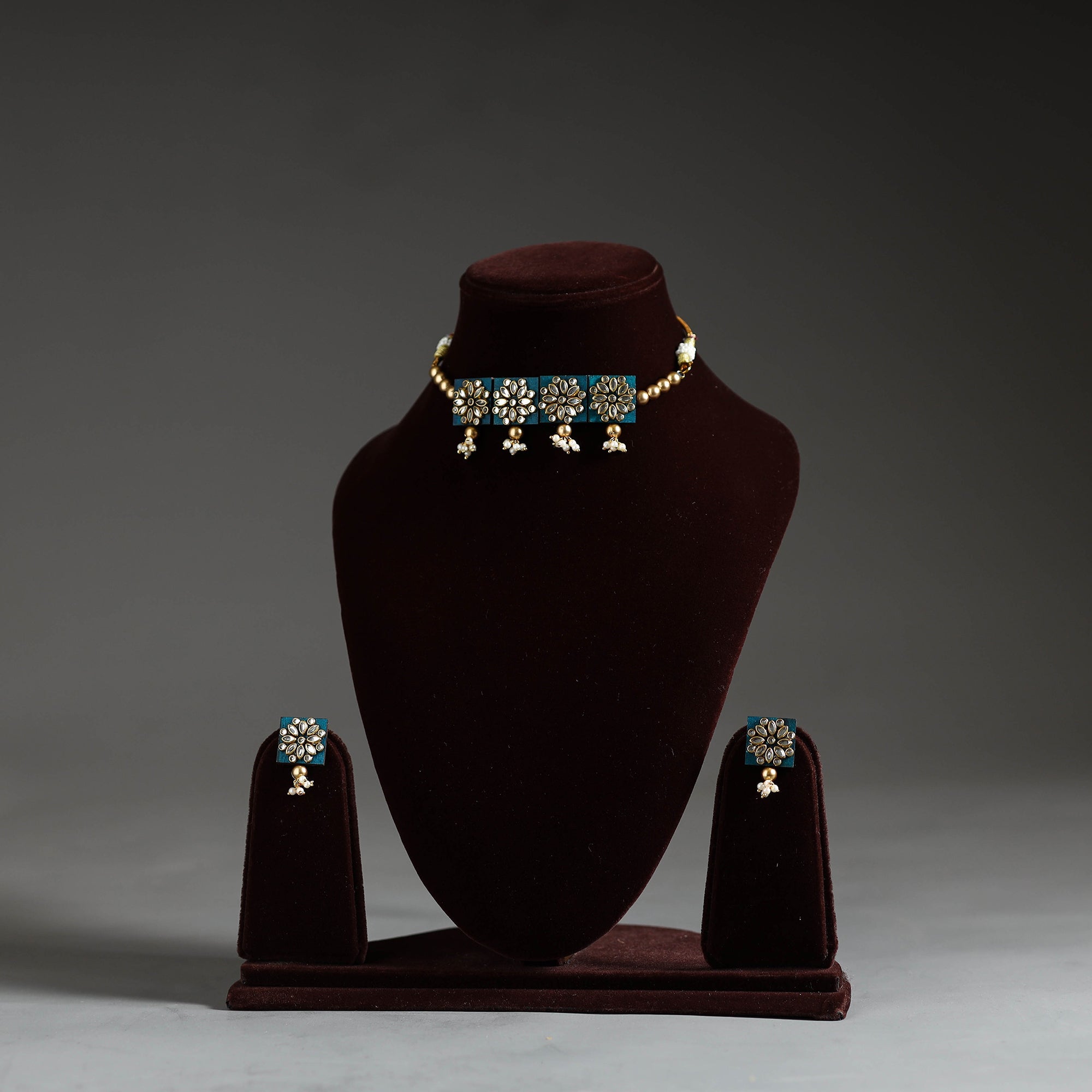 DIVINE GUIDANCE CREATIONS Handmade Kundan & Beadwork Choker Necklace Set 04