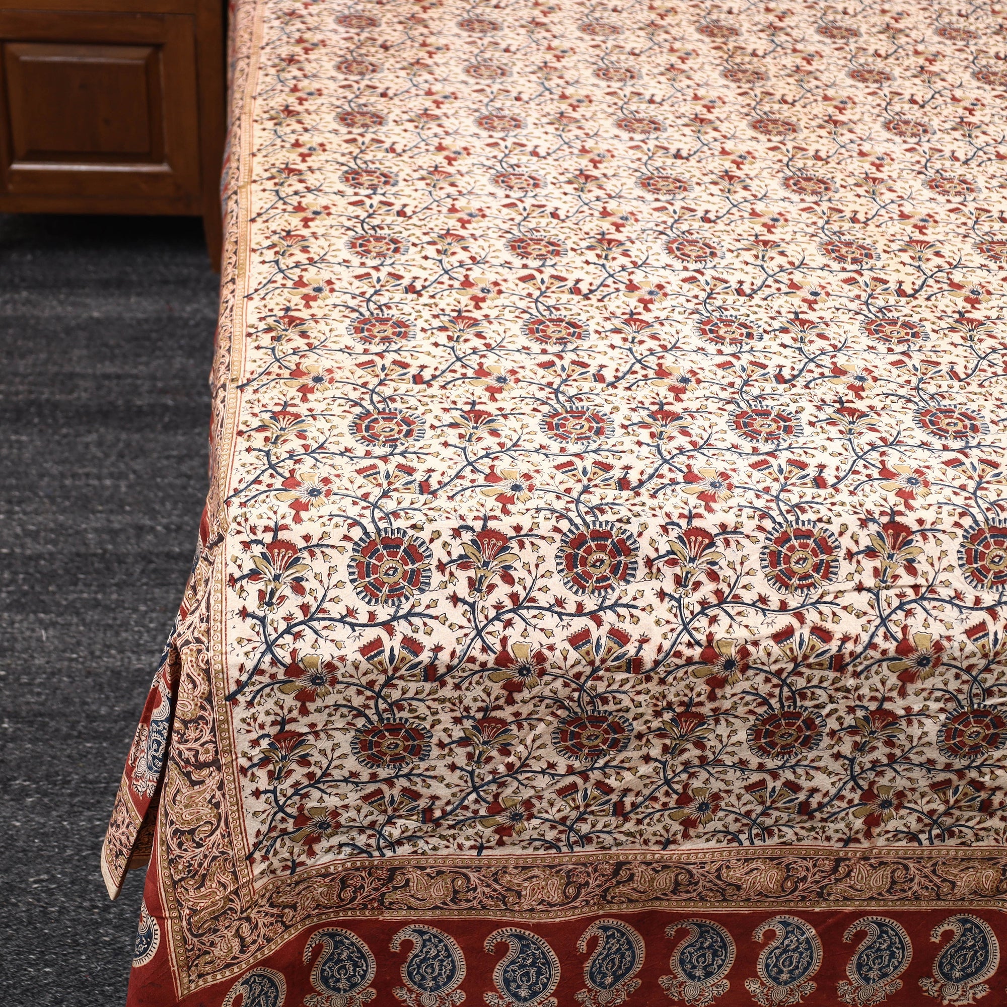 PITCHUKA SRINIVAS KALAMKARI PEDANA Beige - Pedana Kalamkari Block Printed Cotton Double Bed Cover (111 x 91 in) 08 - view 2