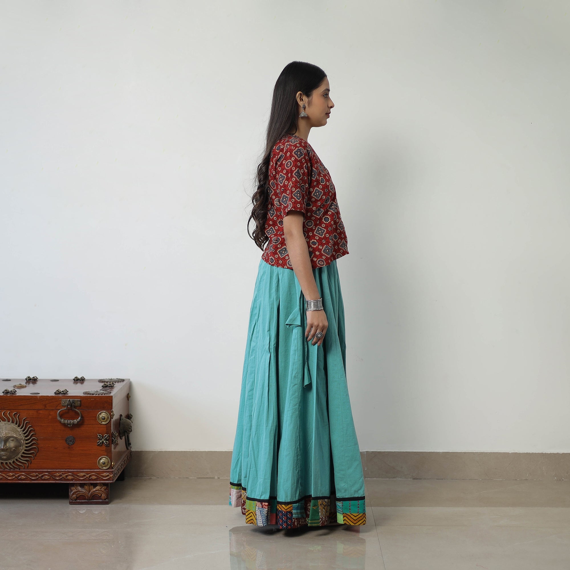 NOORI BAZAR 24 Kali Plain Cotton Skirt with Patchwork Border 03 - view 3