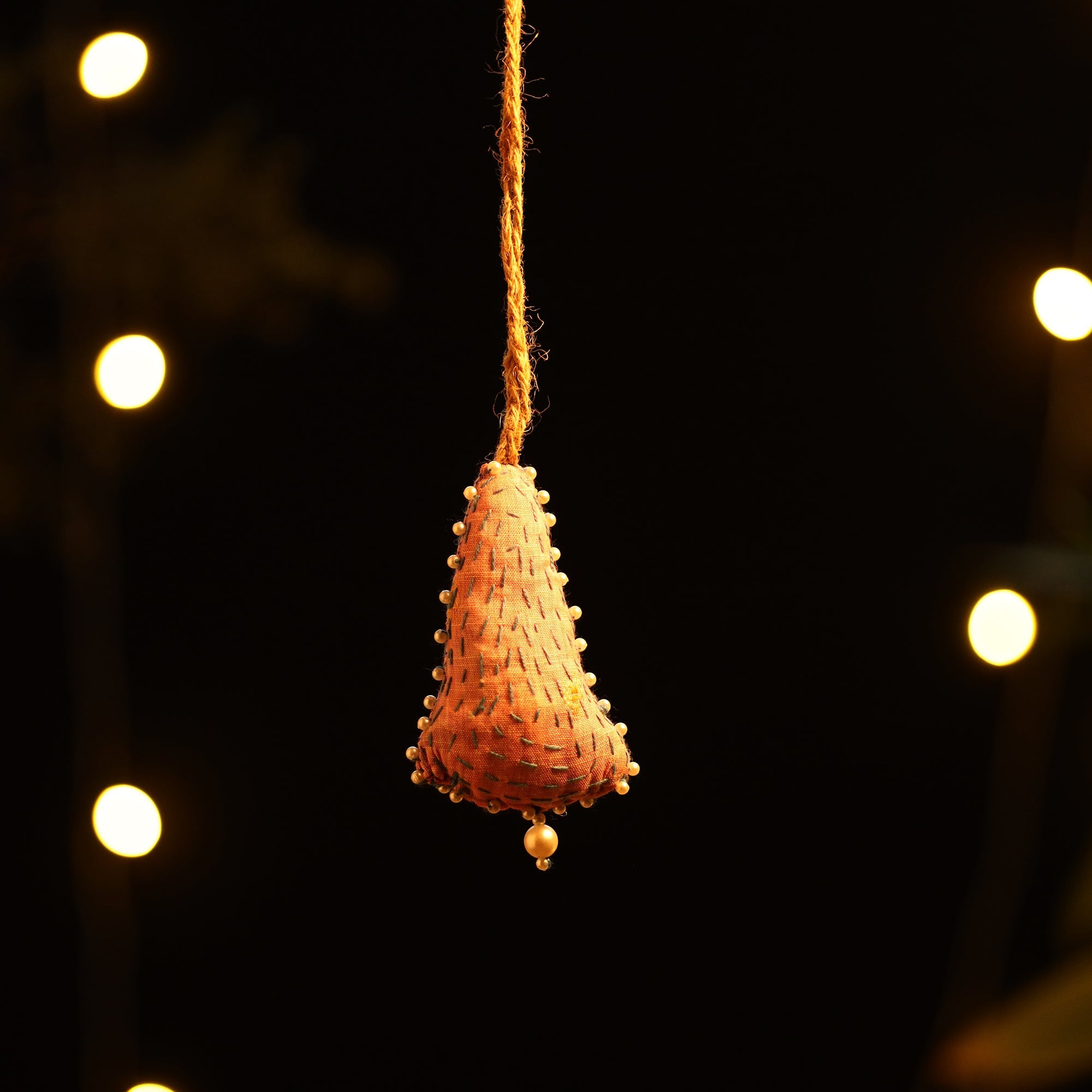 Upcycled thread beadwork – JAN SANDESH Bell - Upcycled Thread & Beadwork X-Mas Decor Hanging 01