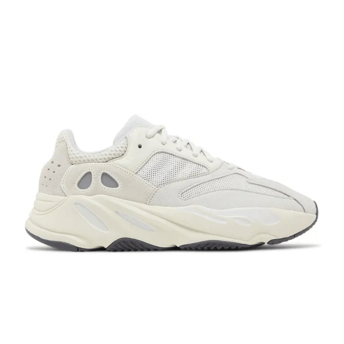 HYPE ELIXIR Adidas Yeezy Boost 700 Analog