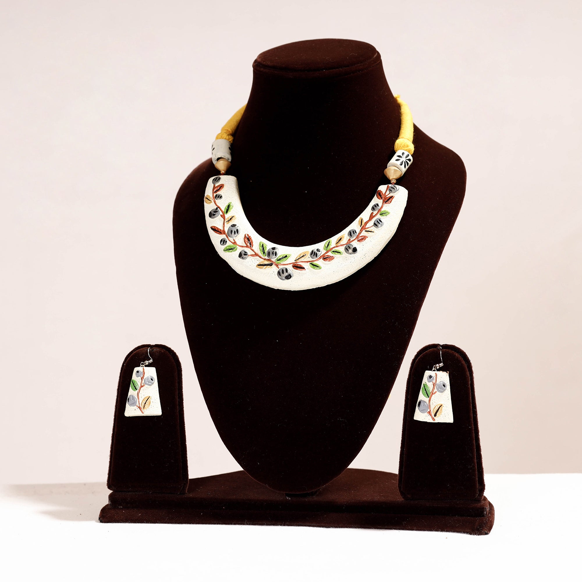 KHUSHBASH - HAPPY LOOM OF EAST Bishnupur Handpainted Terracotta Necklace Set 11