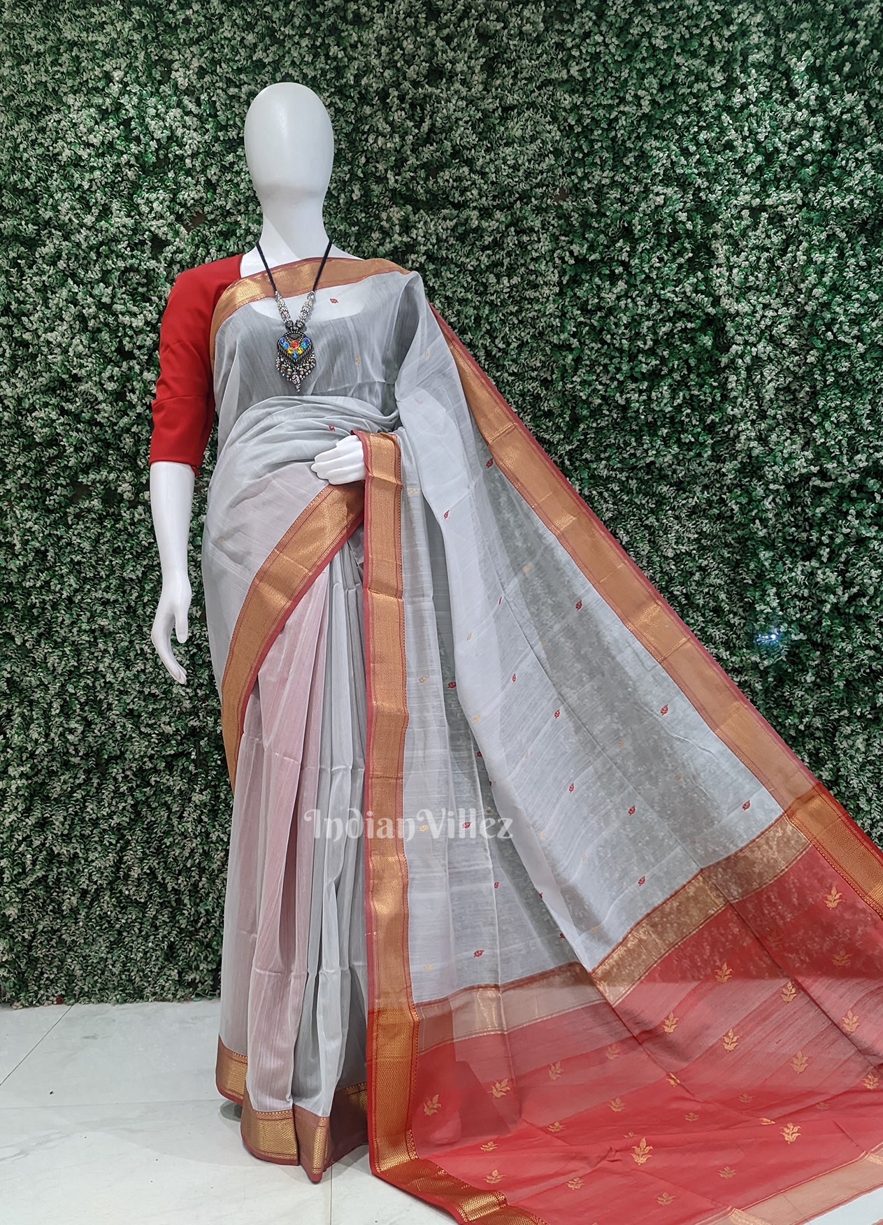 IndianVillèz White Red Pure Silk Cotton Maheshwari Saree with Zari Border