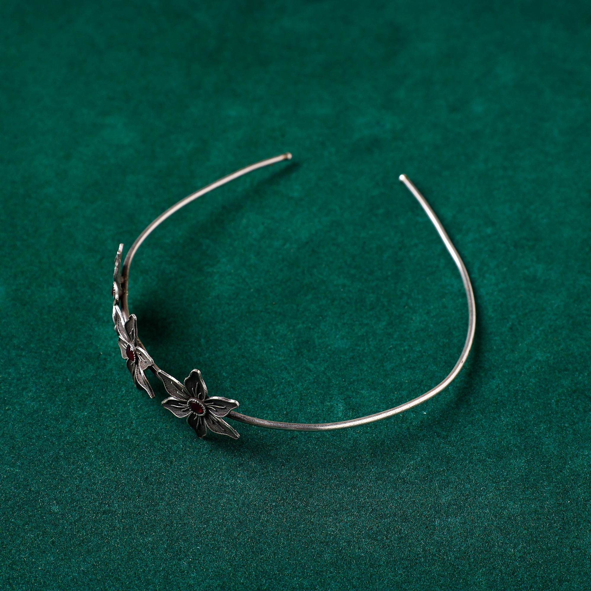 WHITE RIVER STORIES Antique Silver Finish Oxidised Brass Base Stone Work Hair Band