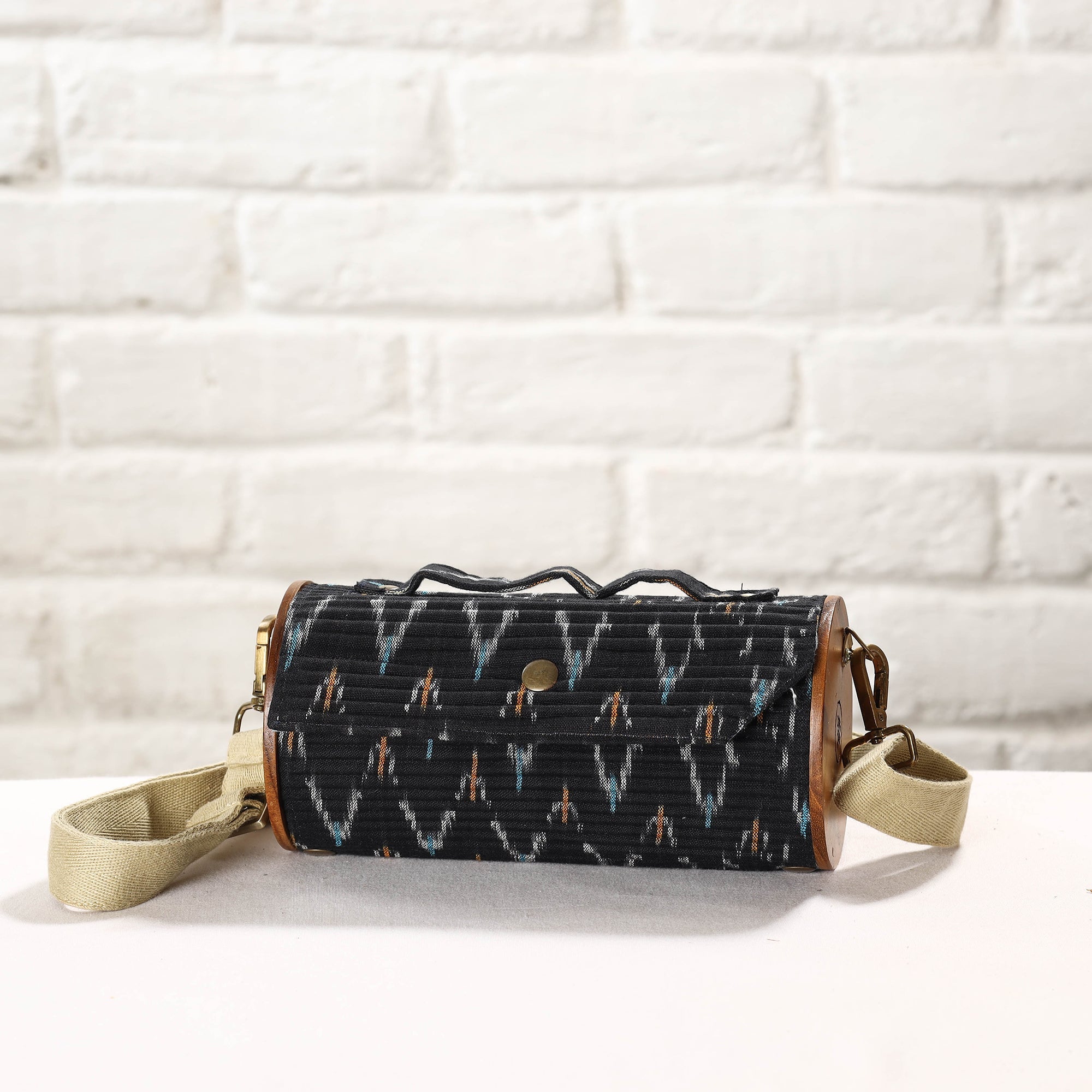 LUKKA CHUPPI Blue - DIY Round Sling Bag / Clutch With Changeable Sleeve - view 4