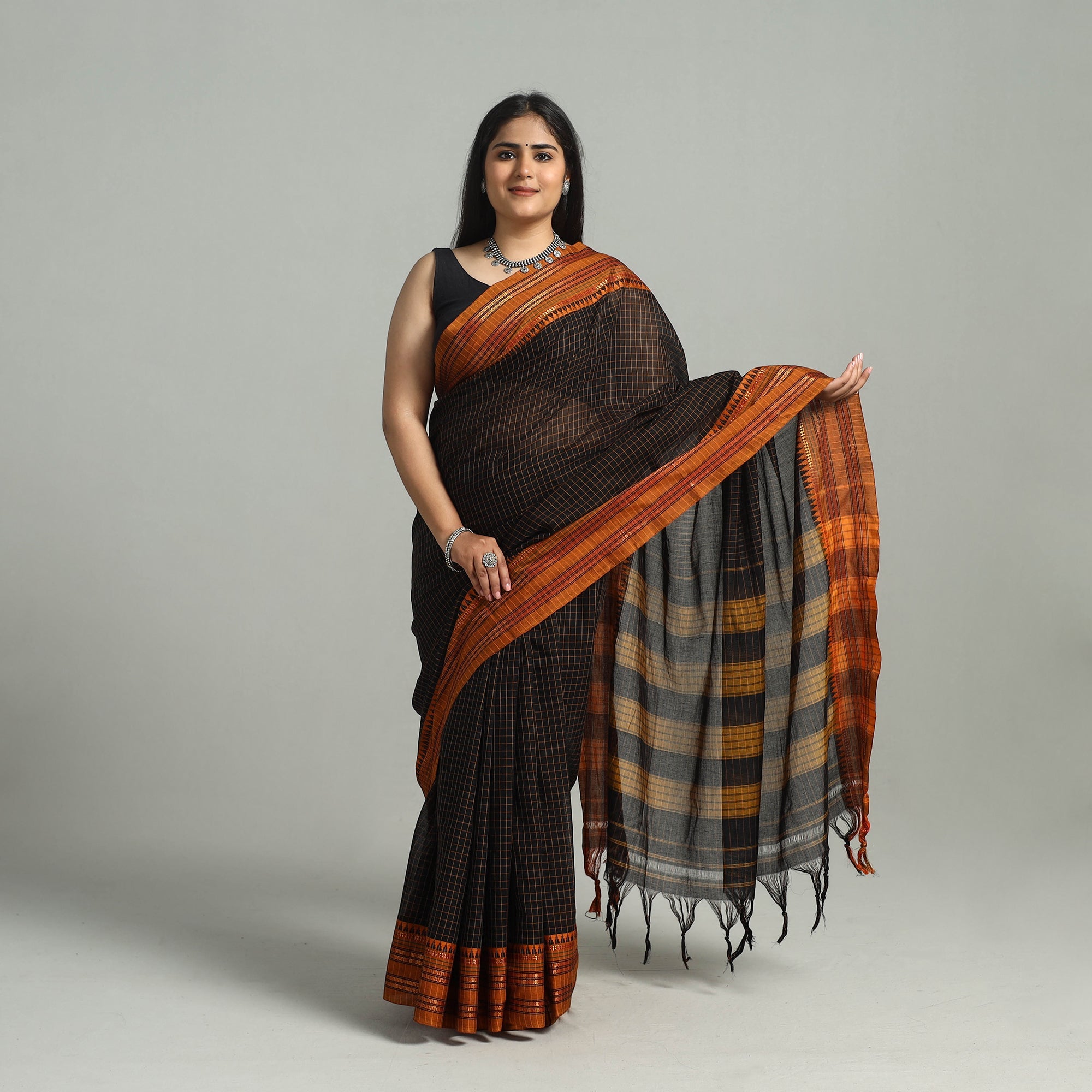 SOUTH KARGHA Black - Dharwad Cotton Saree with Zari Border - view 2