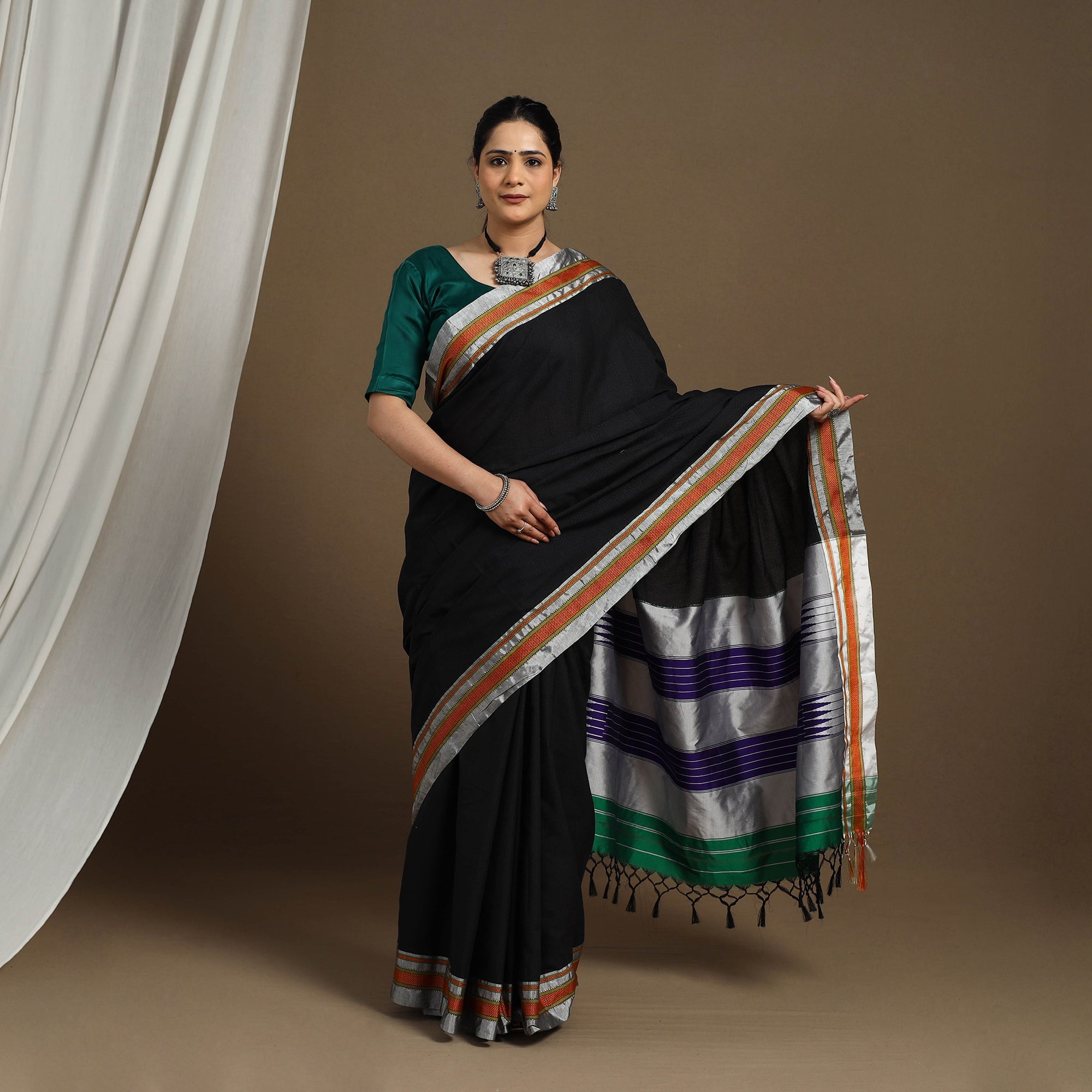 SOUTH KARGHA Black - Cotton Khun Saree with Chikki Paras Border 03