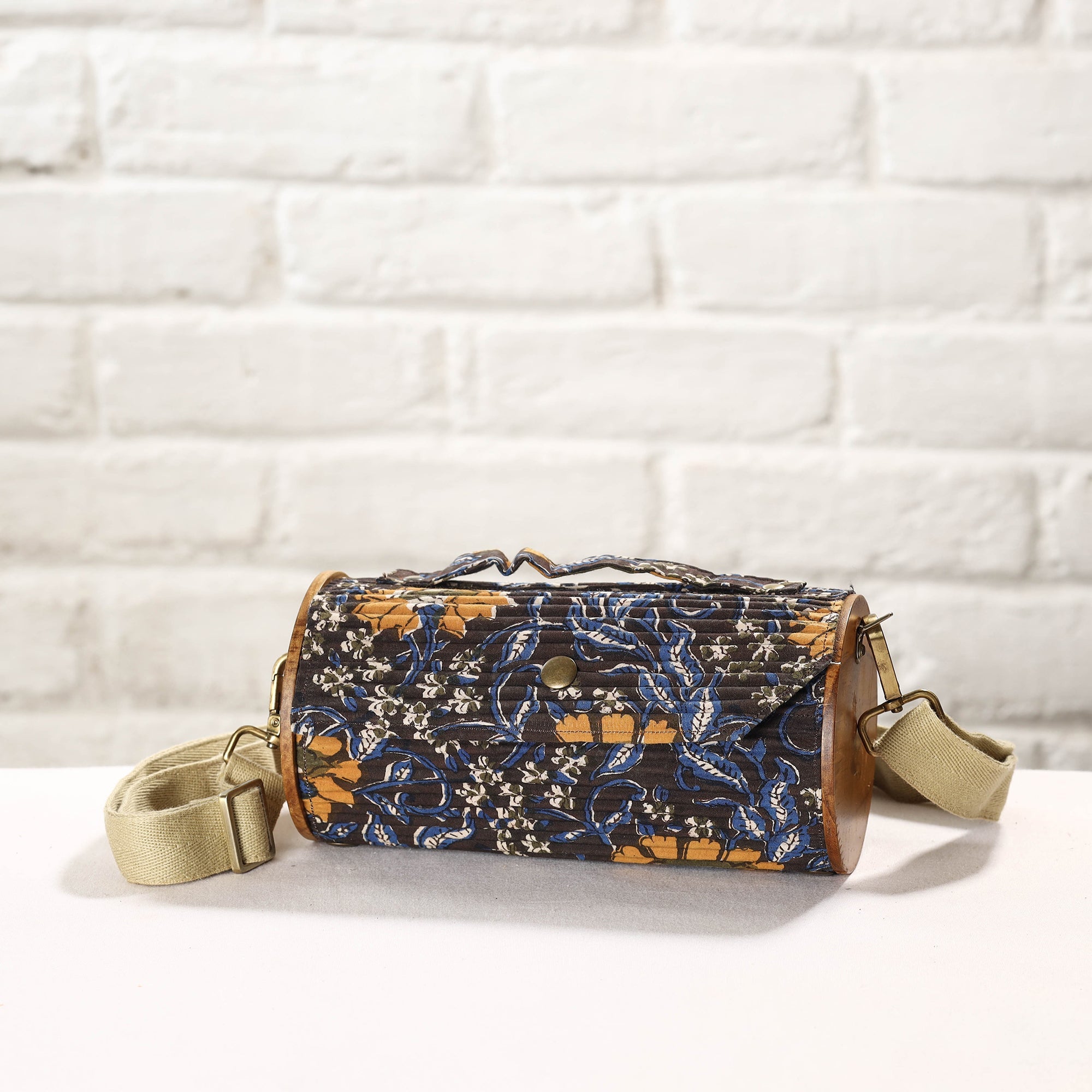 LUKKA CHUPPI Blue - DIY Round Sling Bag / Clutch With Changeable Sleeve - view 2
