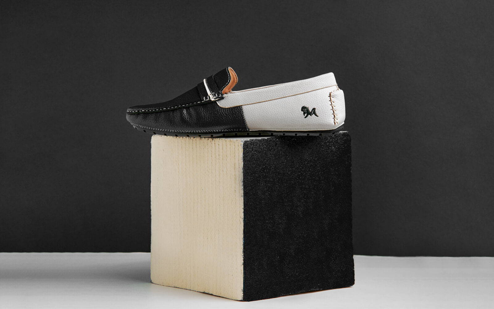 Neeman's Color Block Loafers : White-Black - view 10