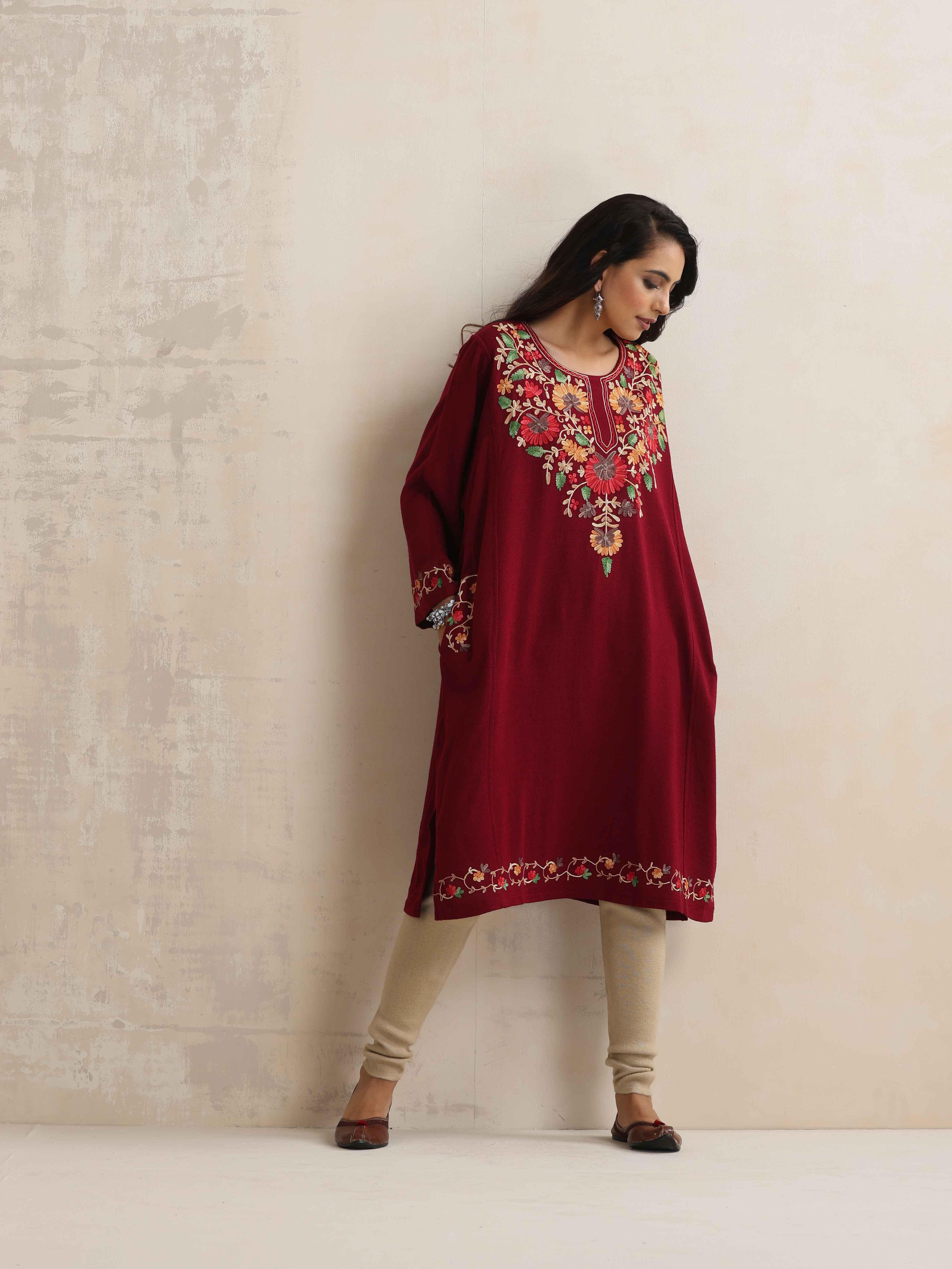 trueBrowns Maroon Kashmiri Floral Embroidered Woollen Phiran Kurta - view 2