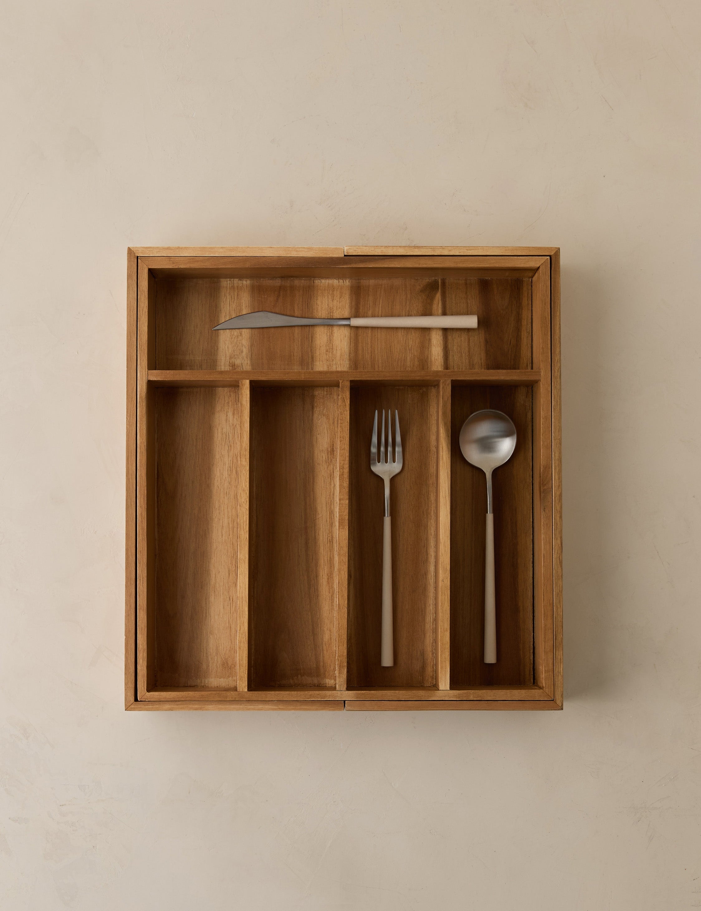 Lulu and Georgia Lenz Expandable Cutlery Tray