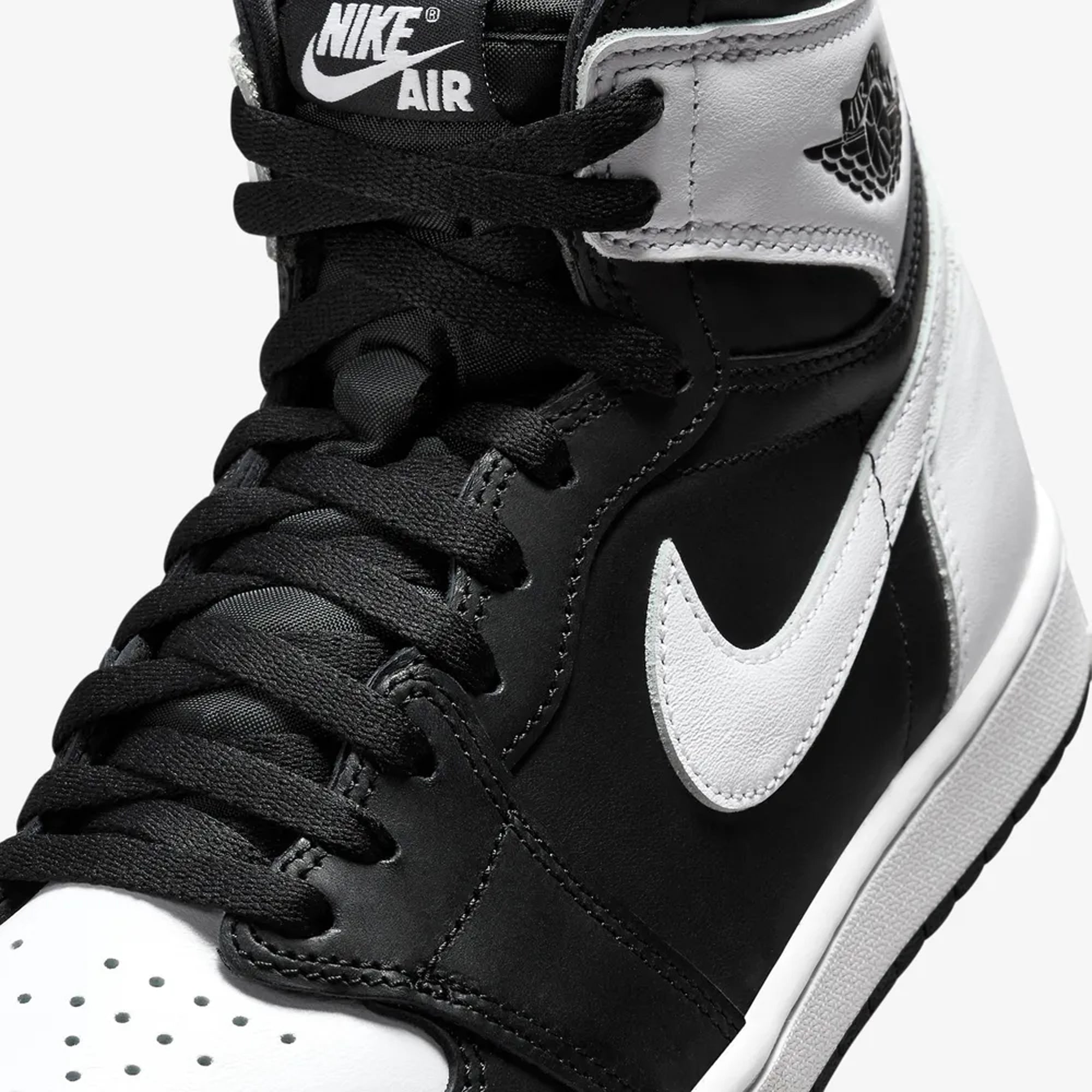 Jordan | AIR JORDAN 1 RETRO HIGH OG { BLACK/WHITE-WHITE - view 3