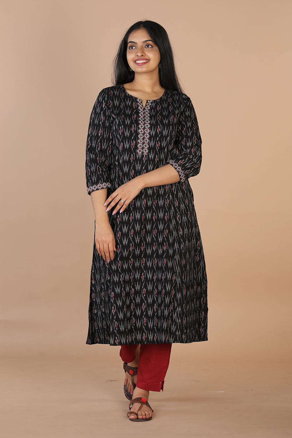 Kalanjali Ethnics Embroidered Pochampally Ikat kurti